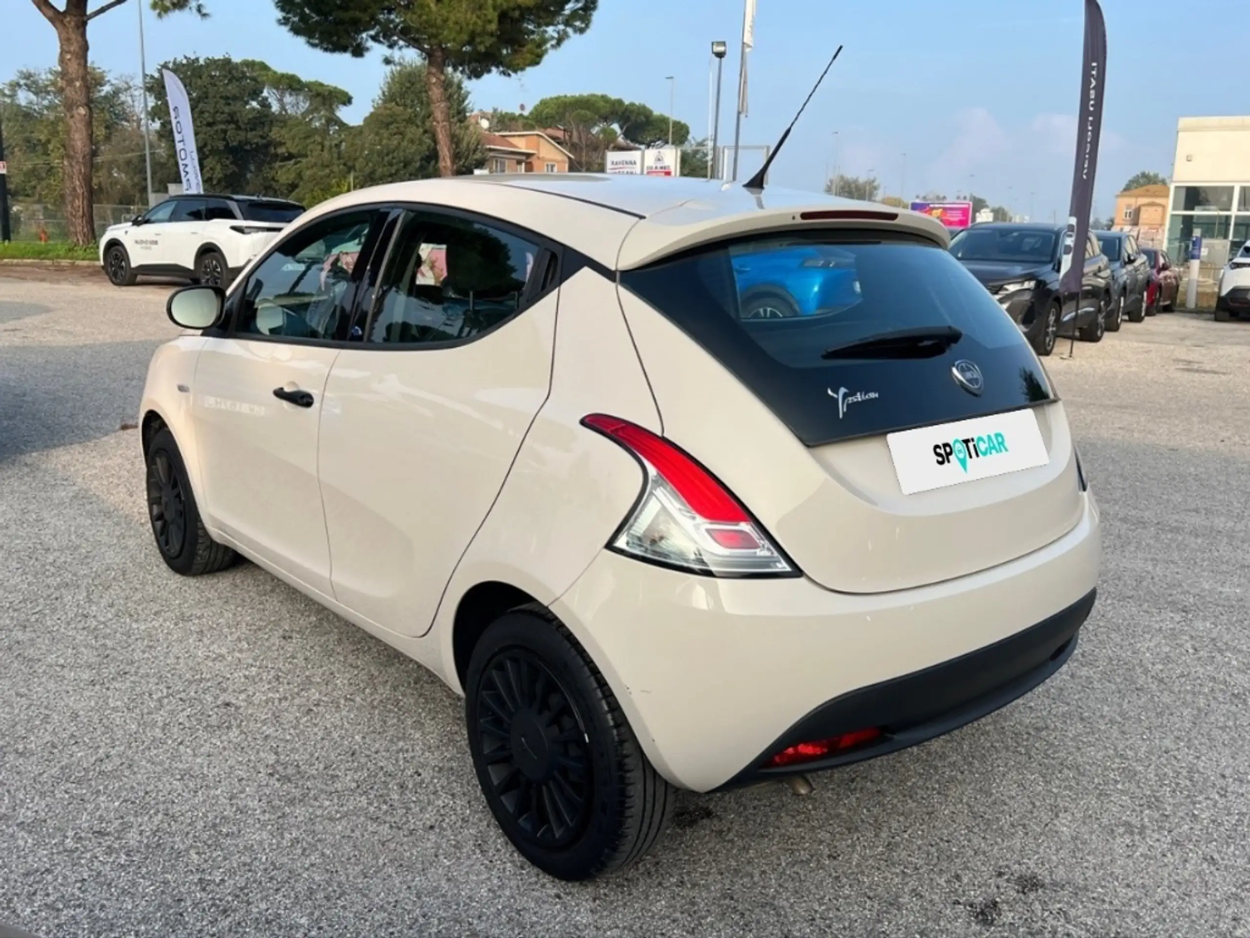 Lancia - Ypsilon