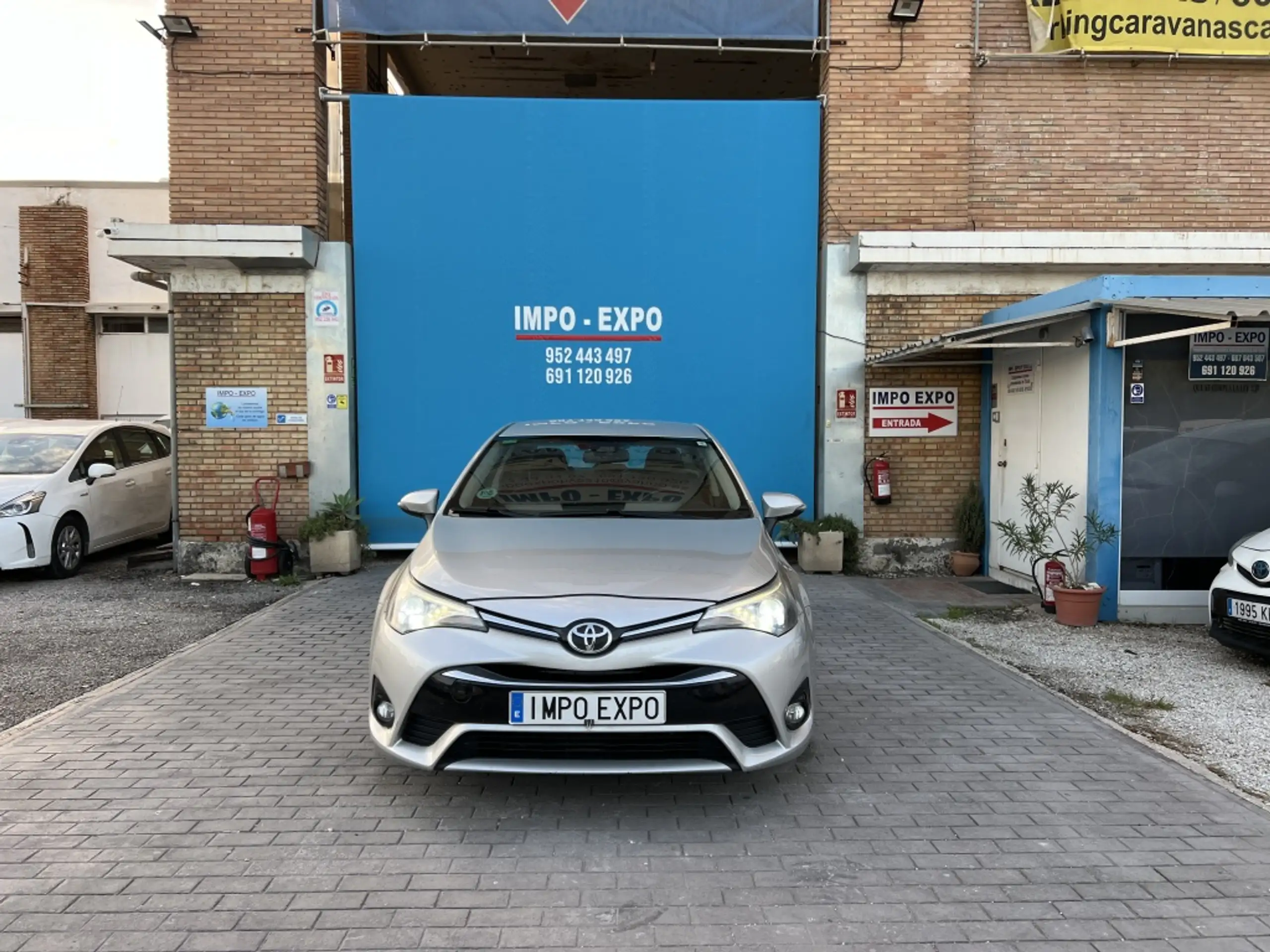 Toyota - Avensis