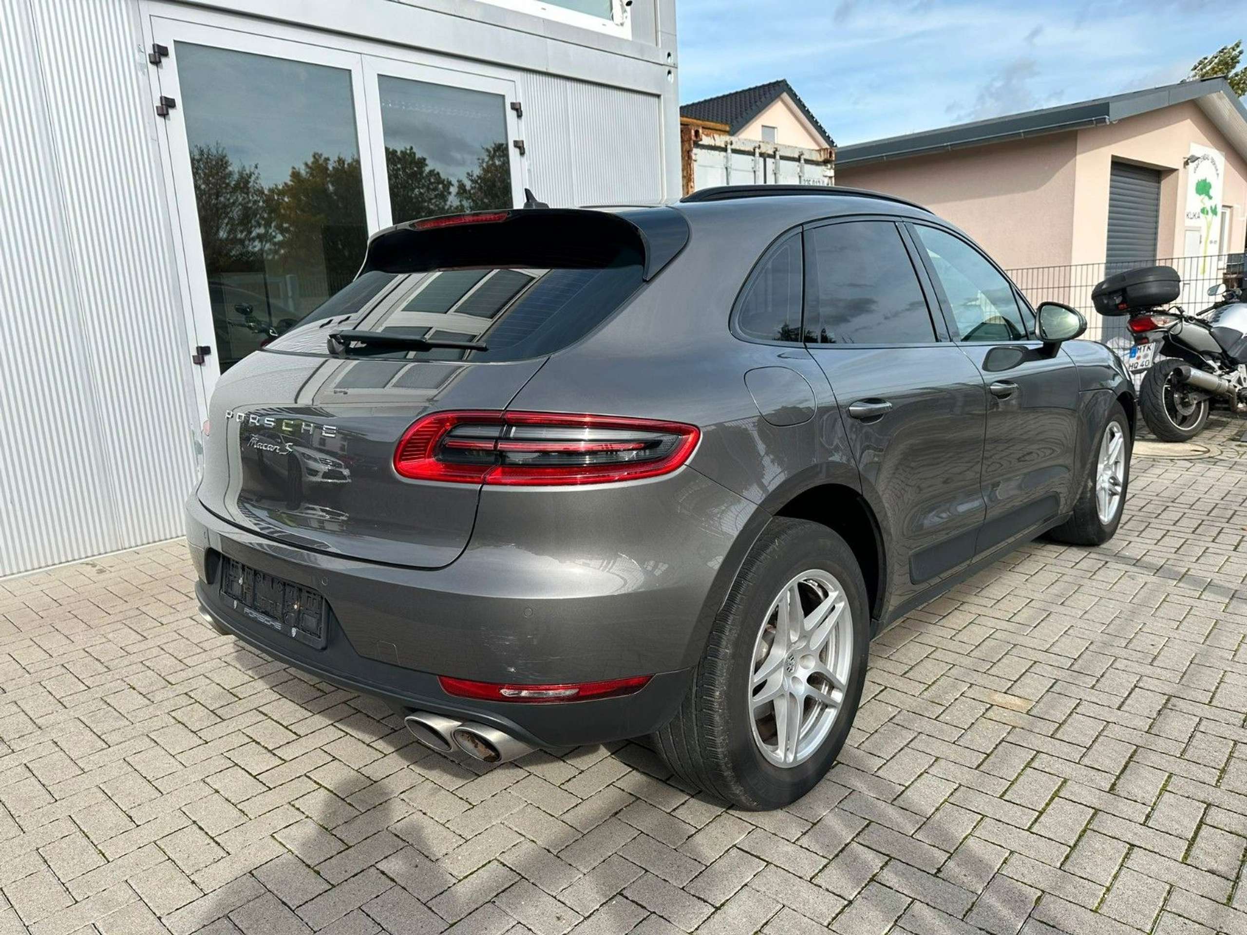 Porsche - Macan