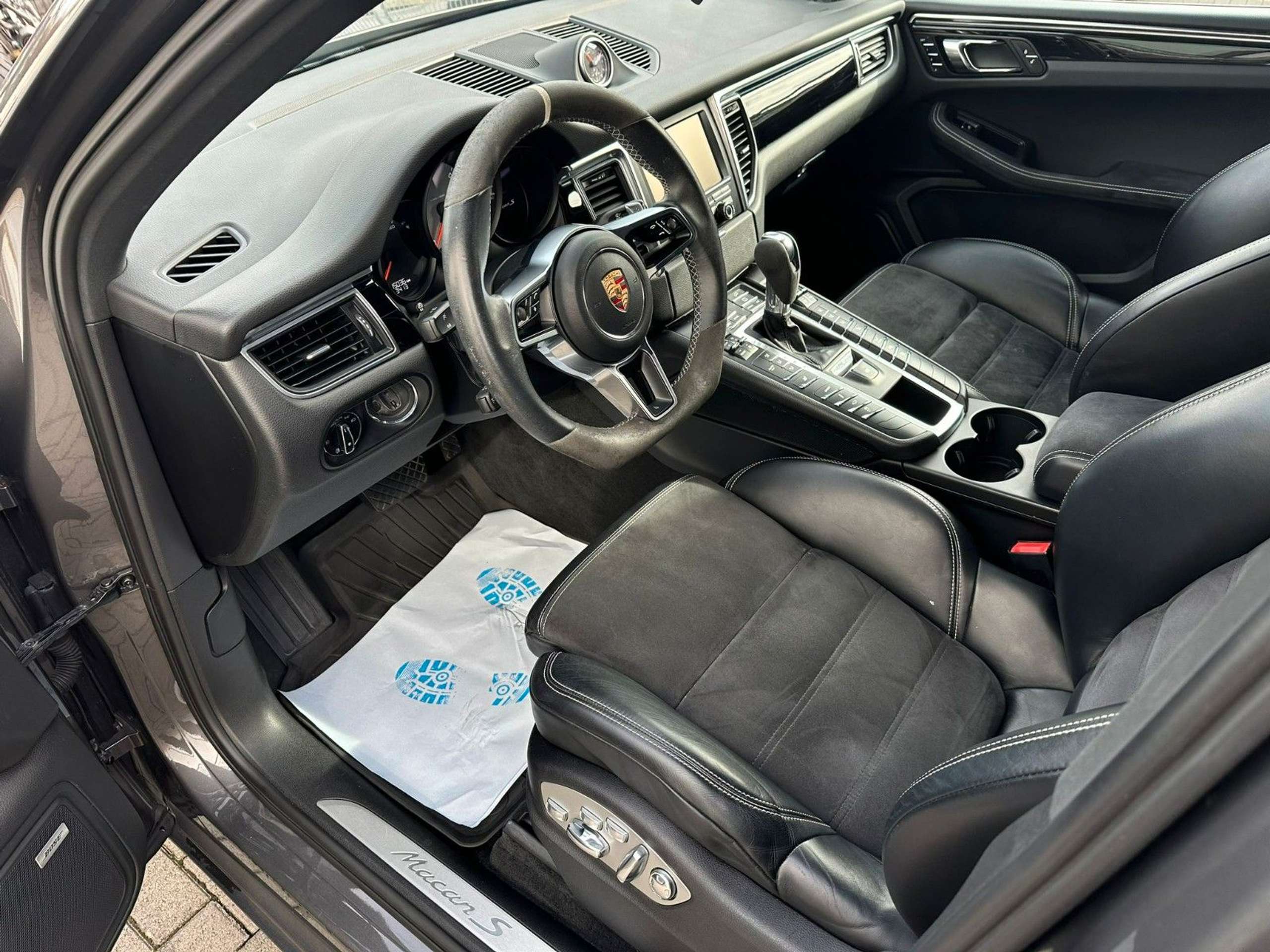 Porsche - Macan