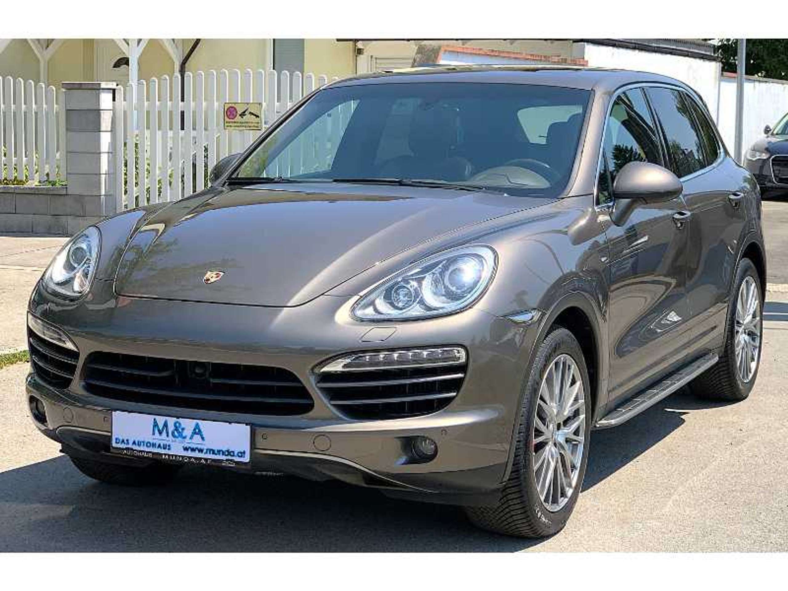 Porsche - Cayenne