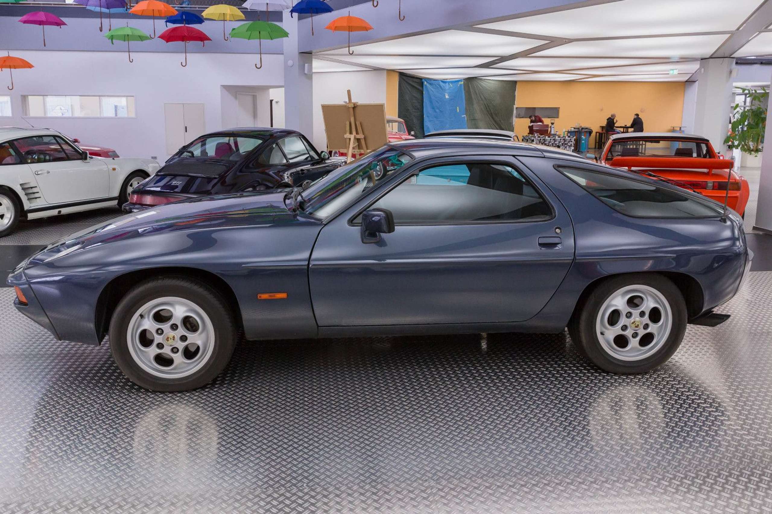 Porsche - 928