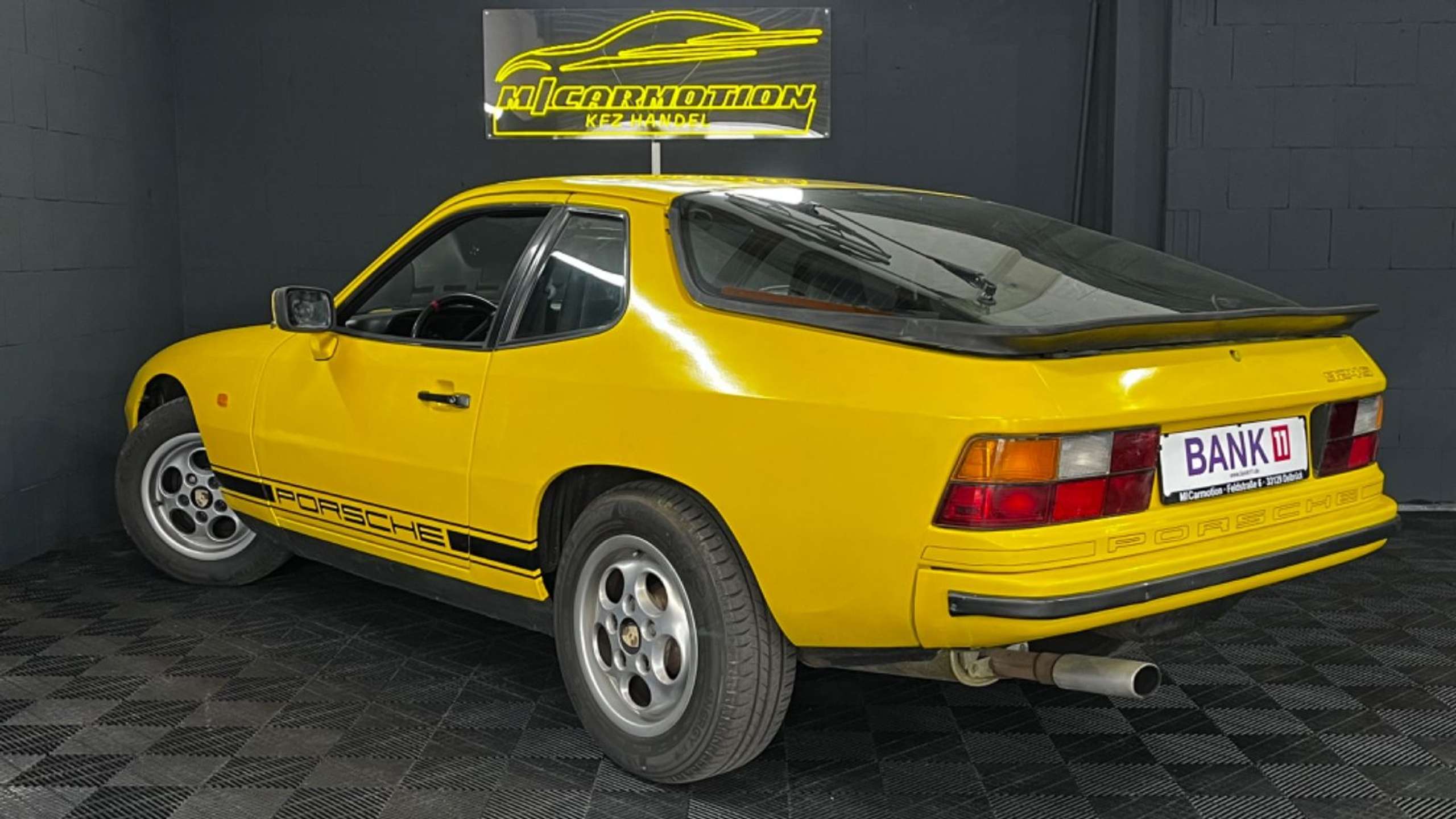 Porsche - 924