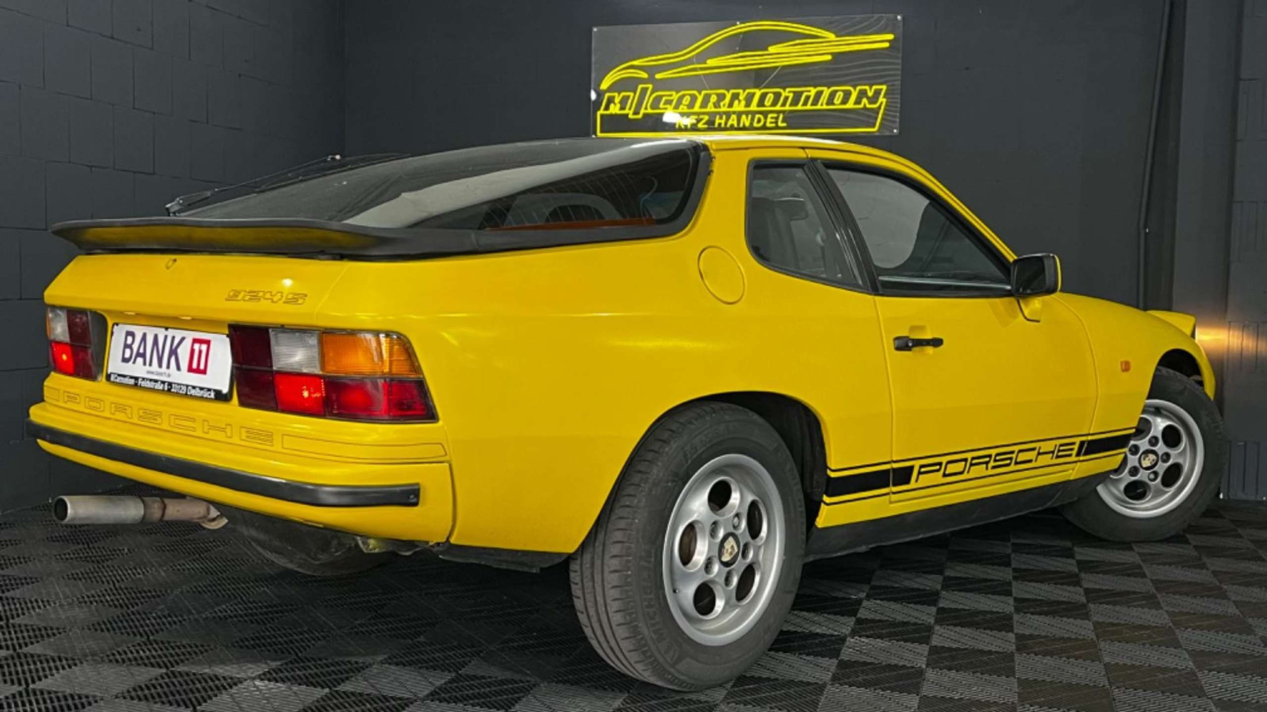 Porsche - 924