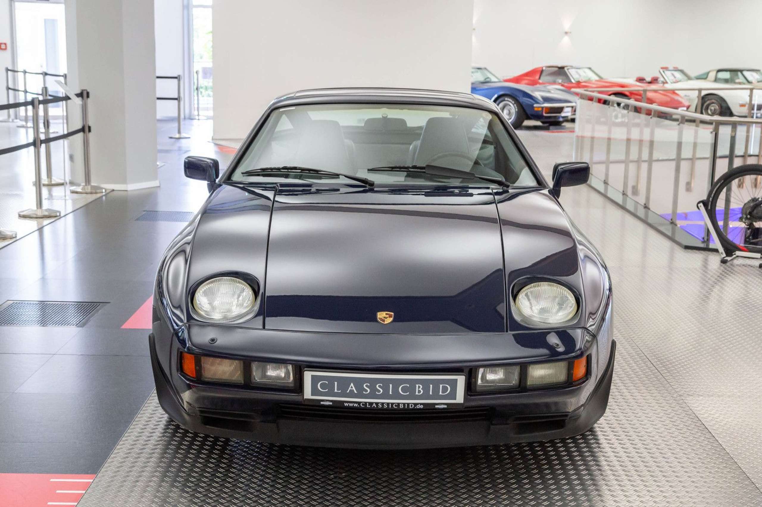 Porsche - 928