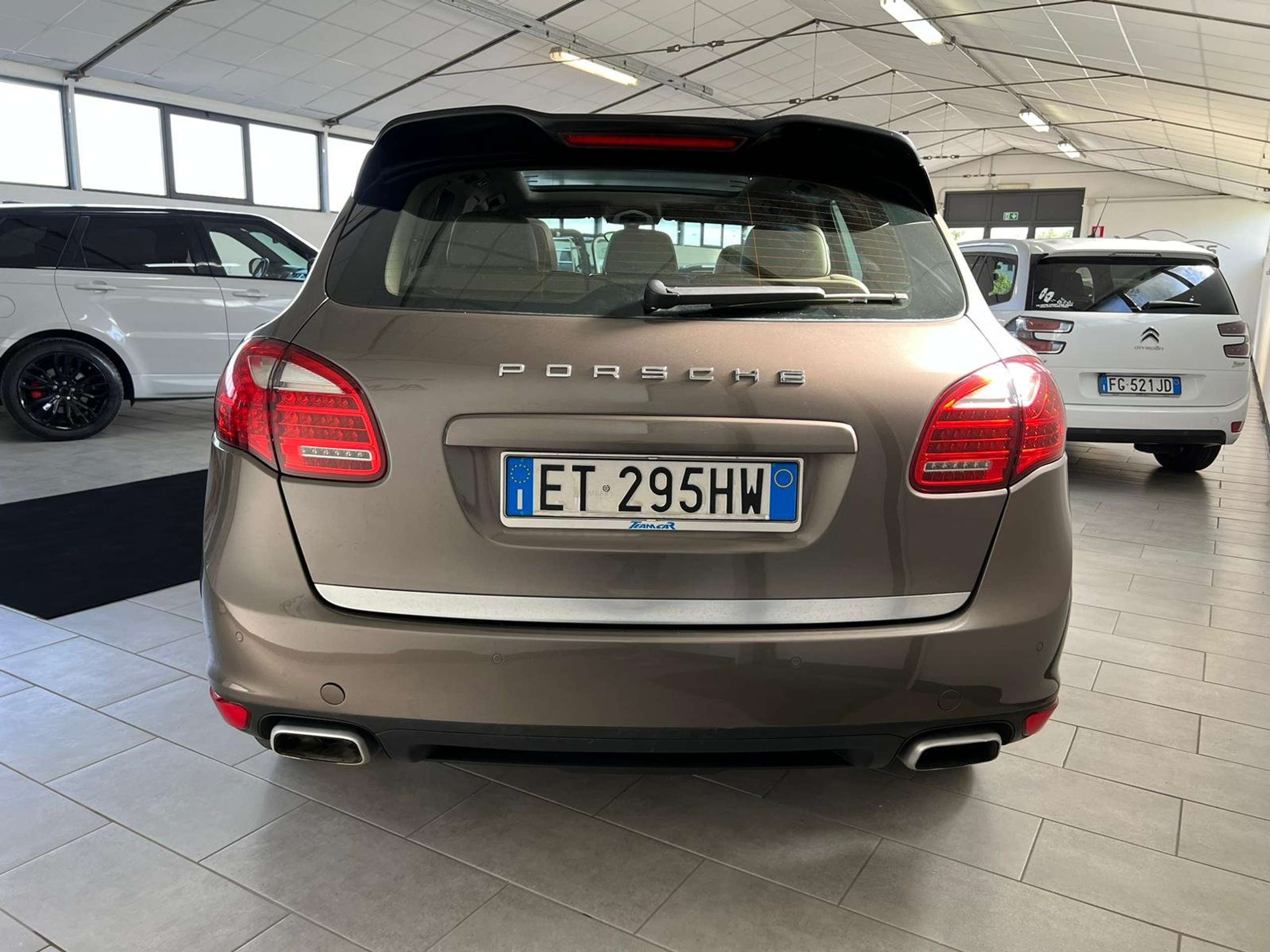 Porsche - Cayenne