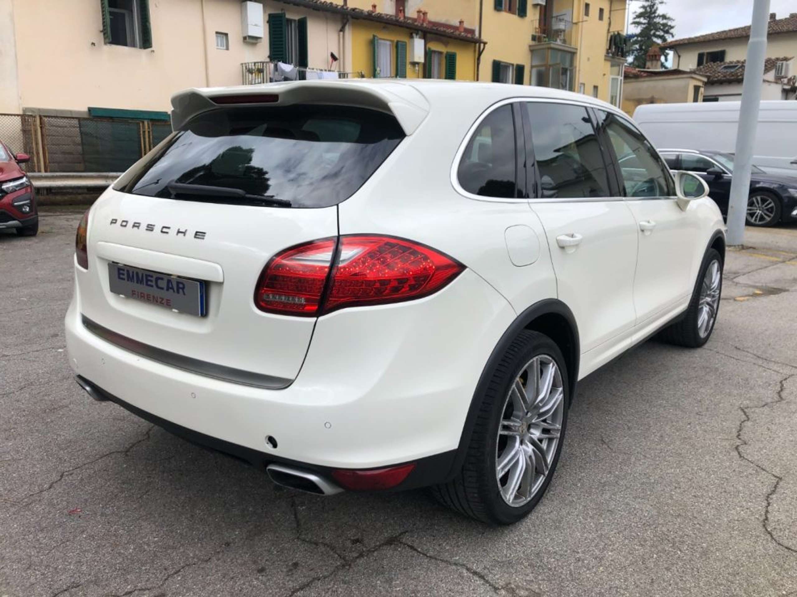 Porsche - Cayenne