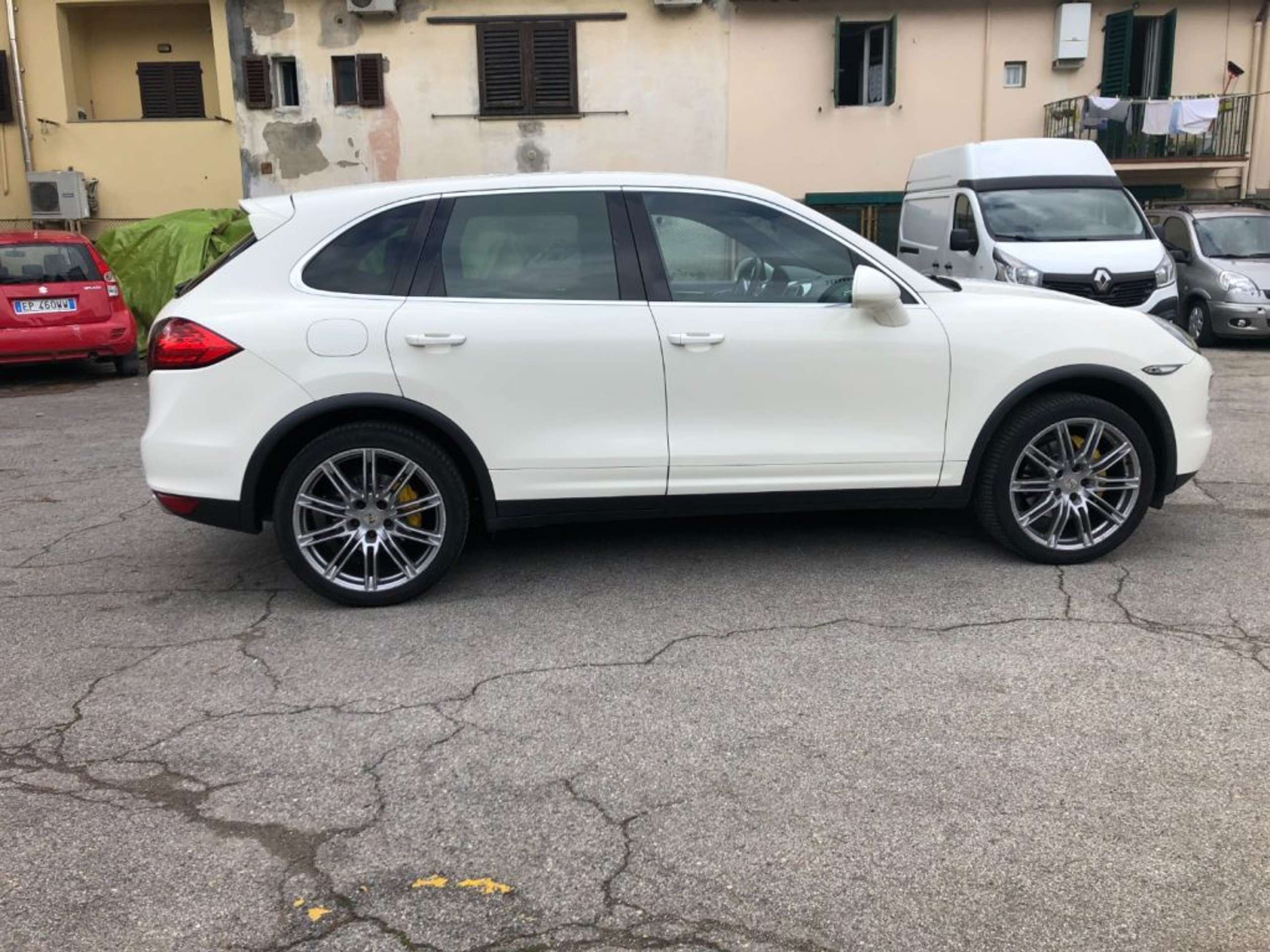 Porsche - Cayenne