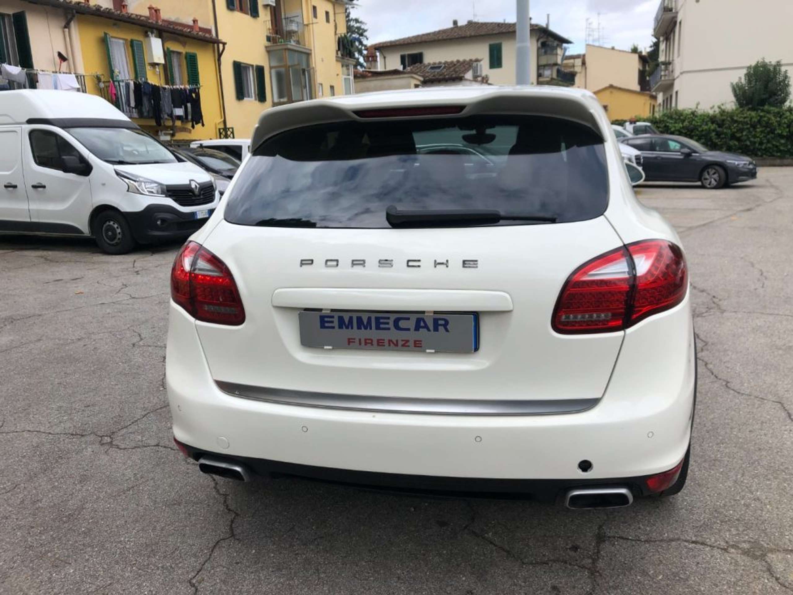 Porsche - Cayenne