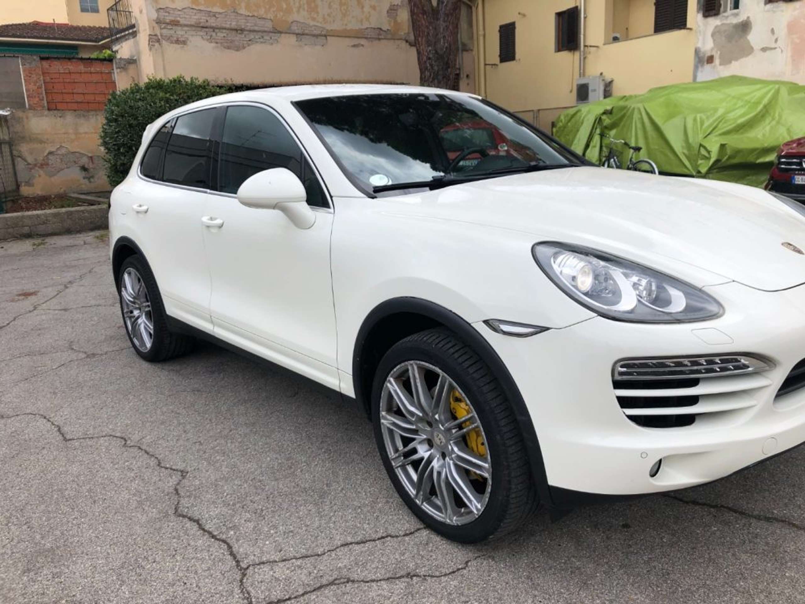 Porsche - Cayenne