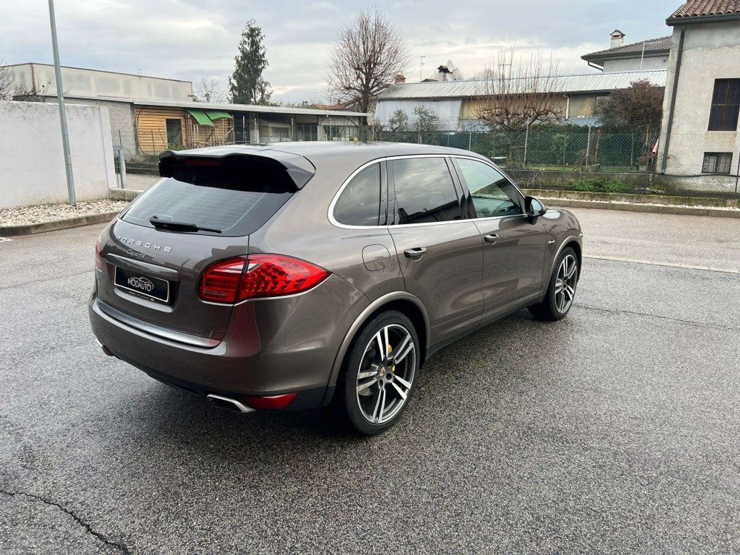 Porsche - Cayenne