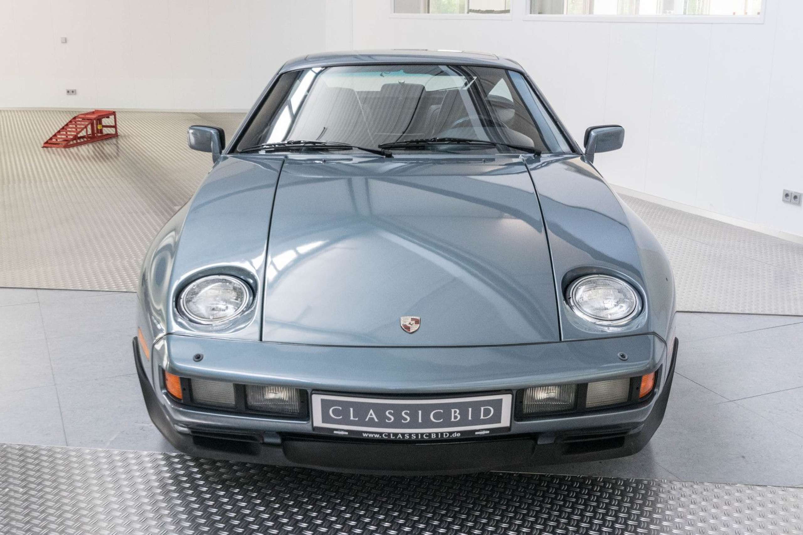 Porsche - 928