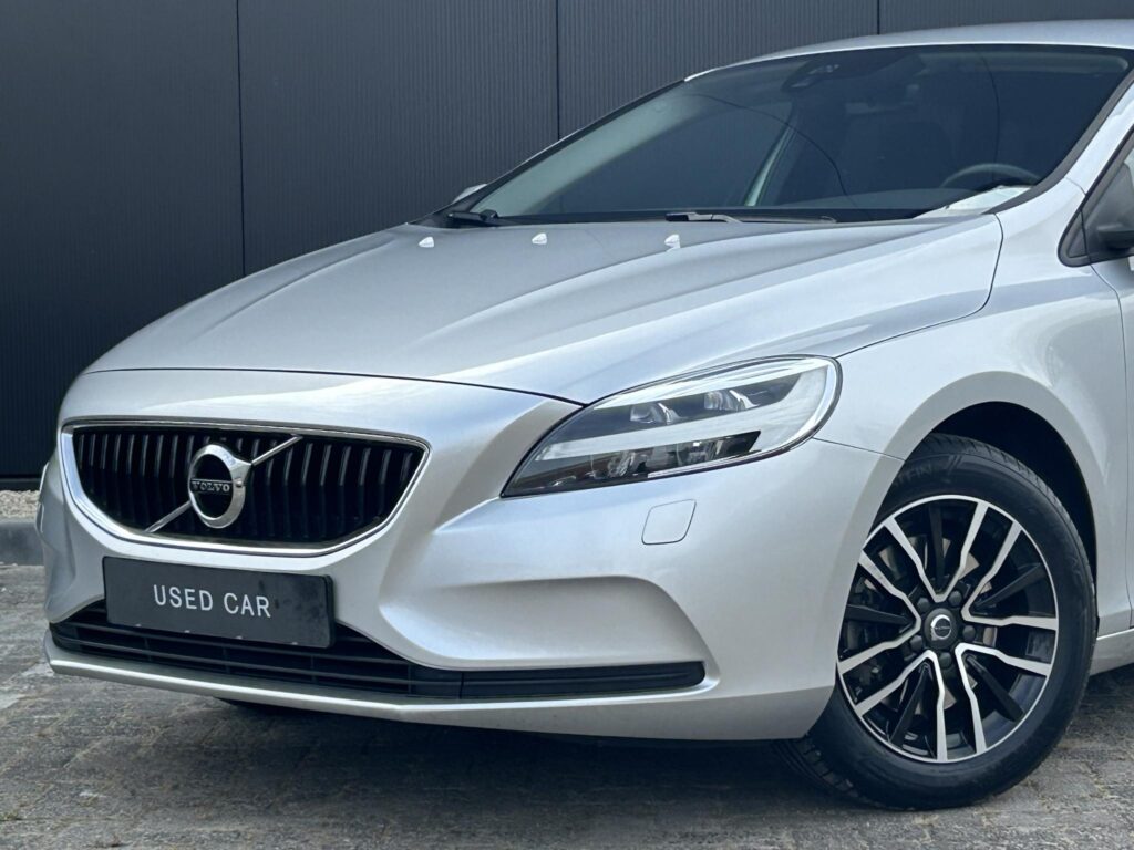 Volvo - V40