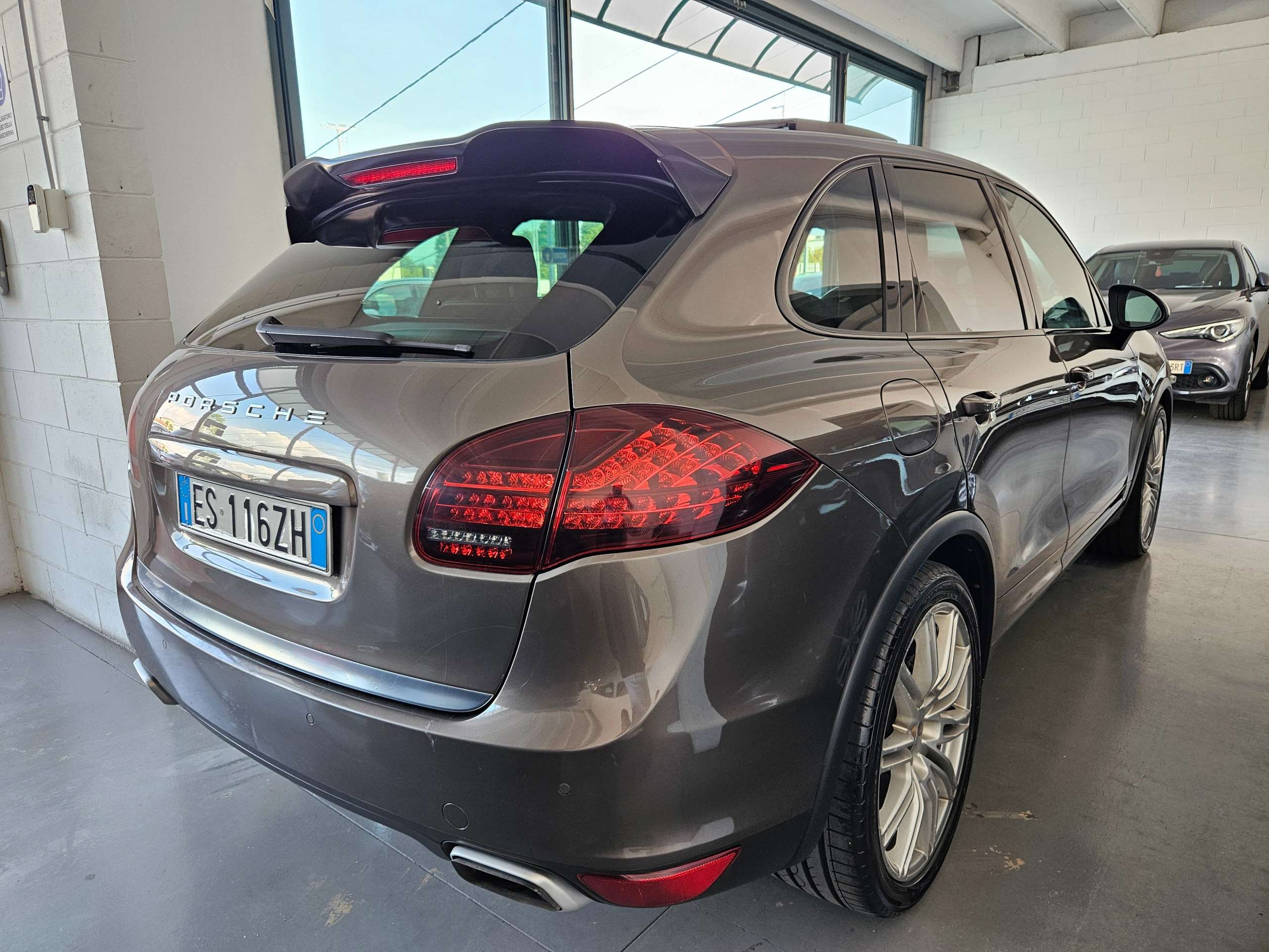 Porsche - Cayenne