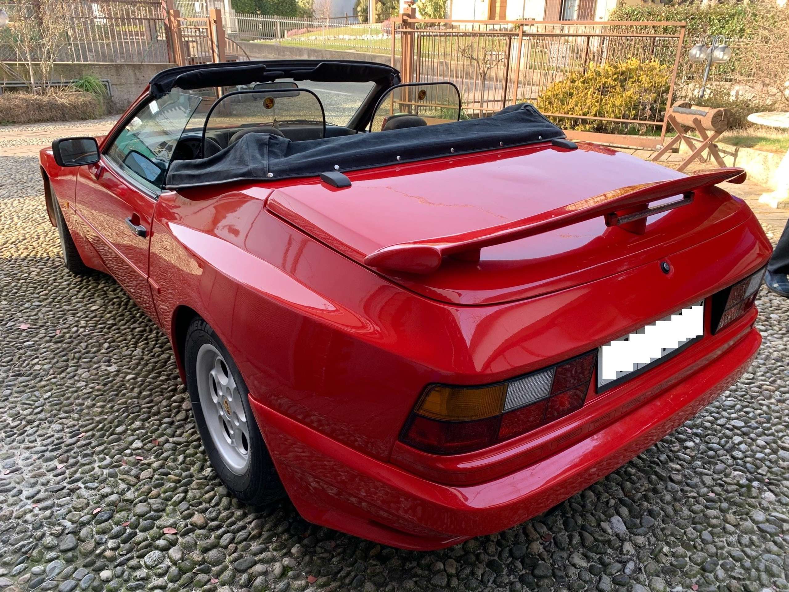 Porsche - 944