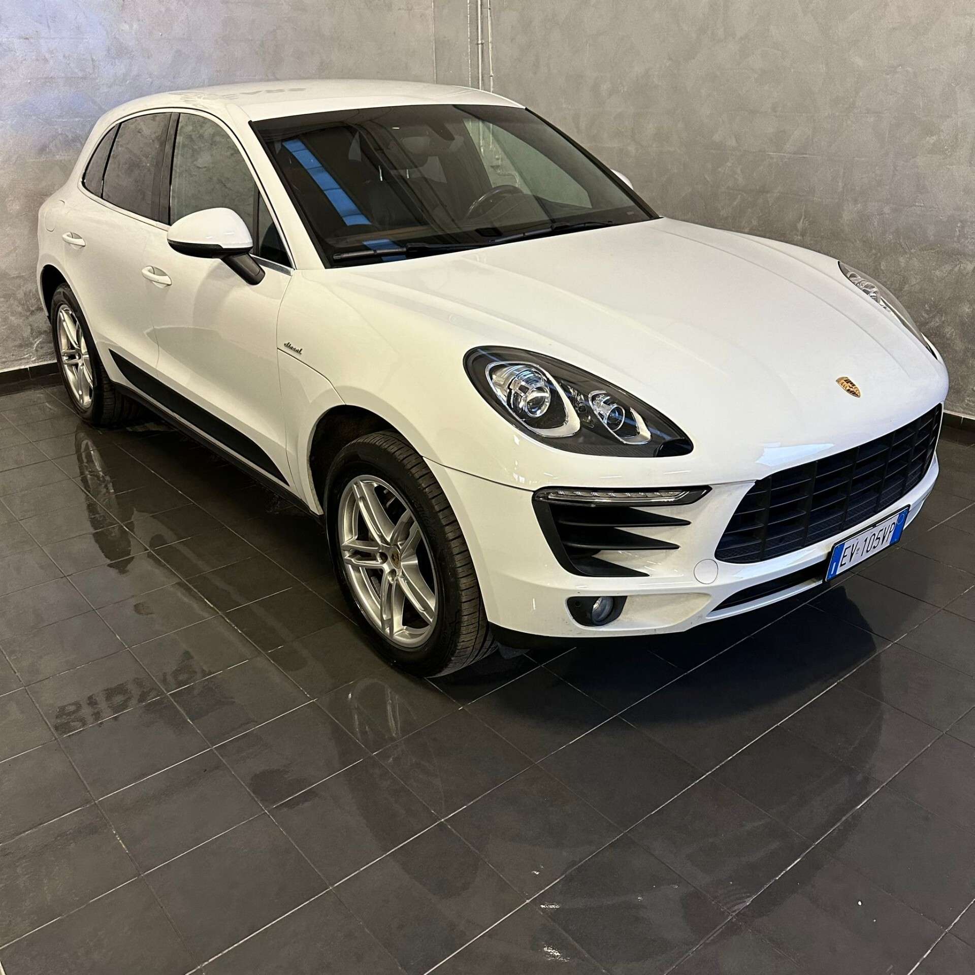 Porsche - Macan