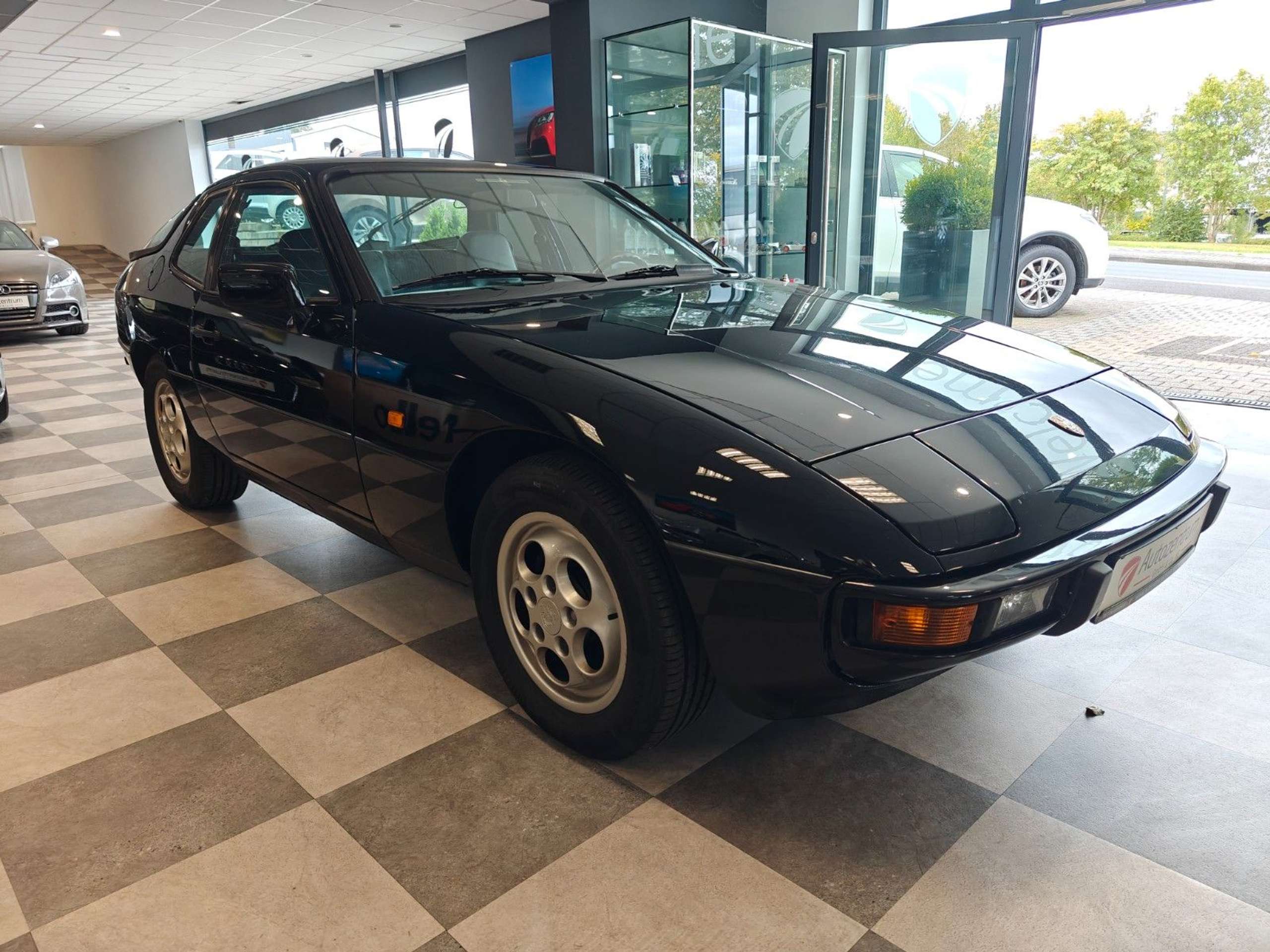 Porsche - 924