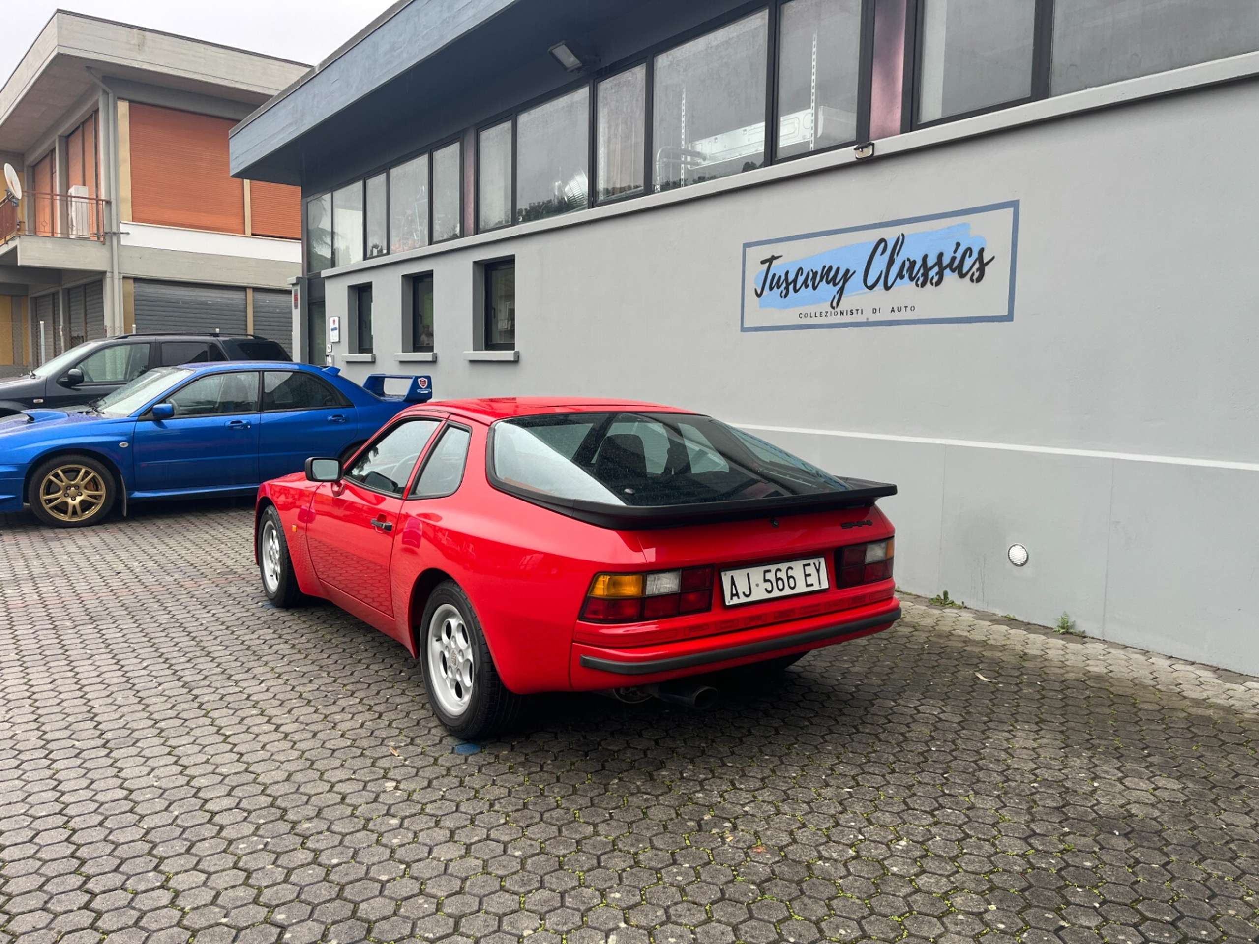 Porsche - 944