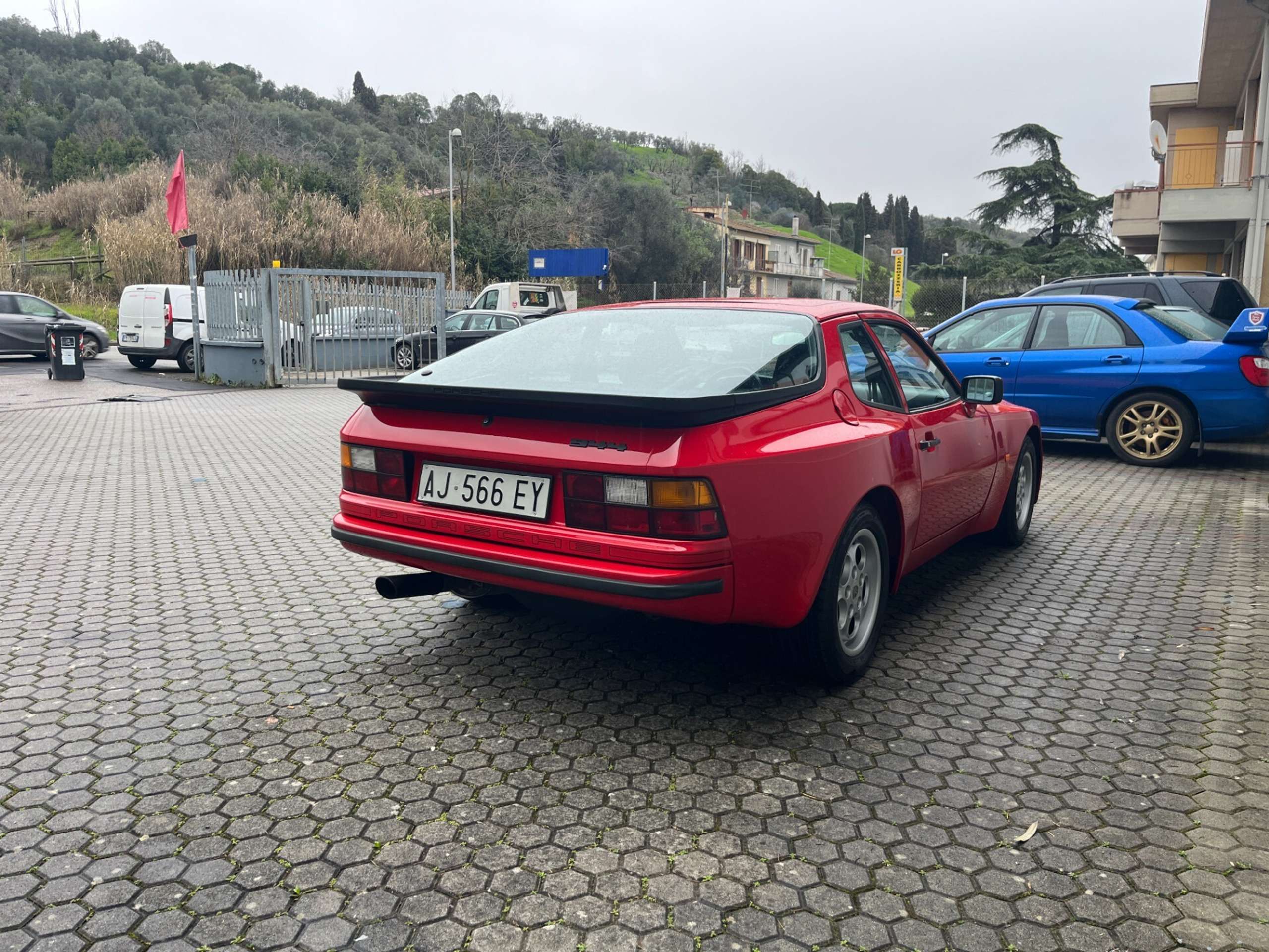 Porsche - 944