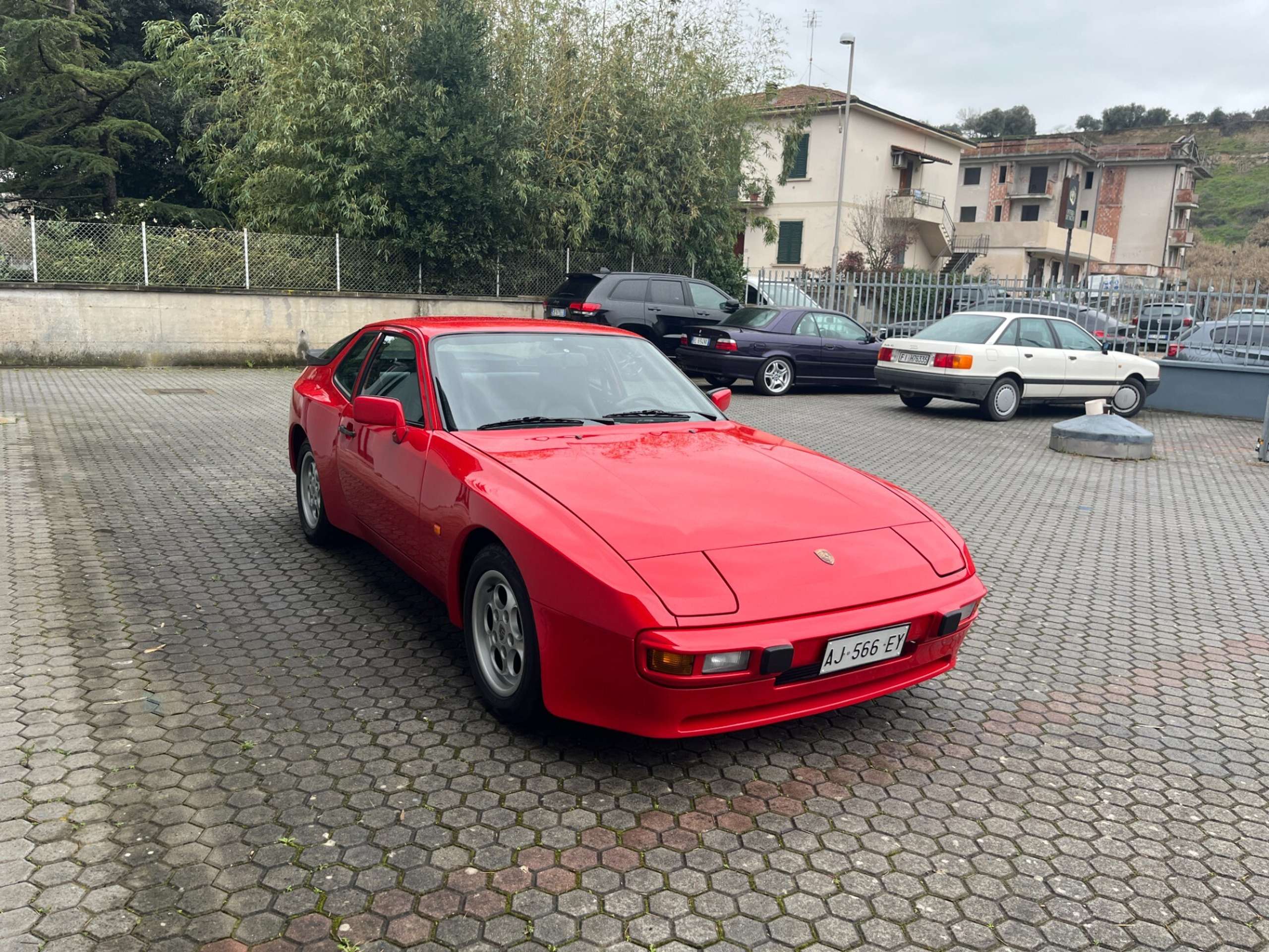 Porsche - 944