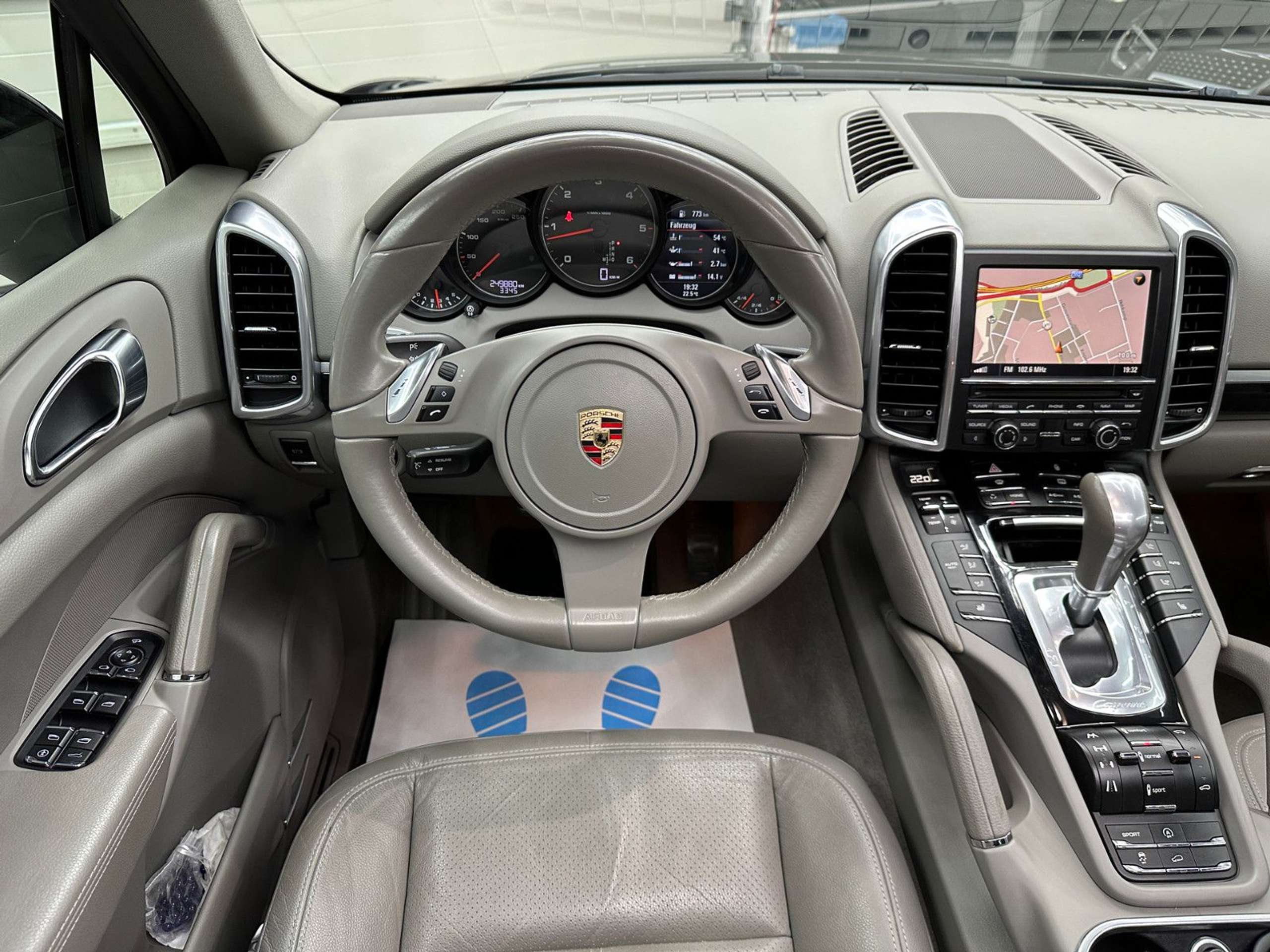 Porsche - Cayenne