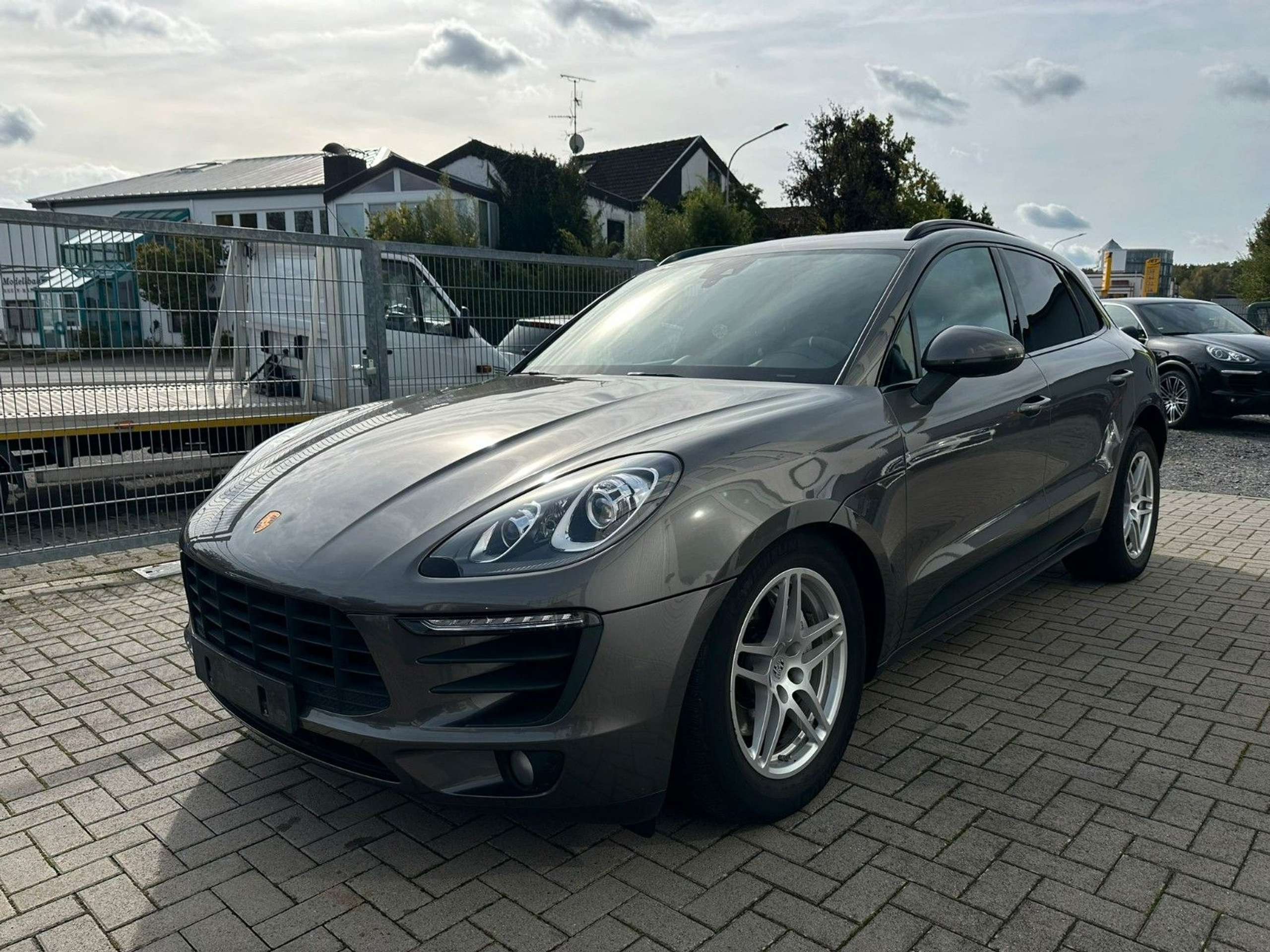 Porsche - Macan