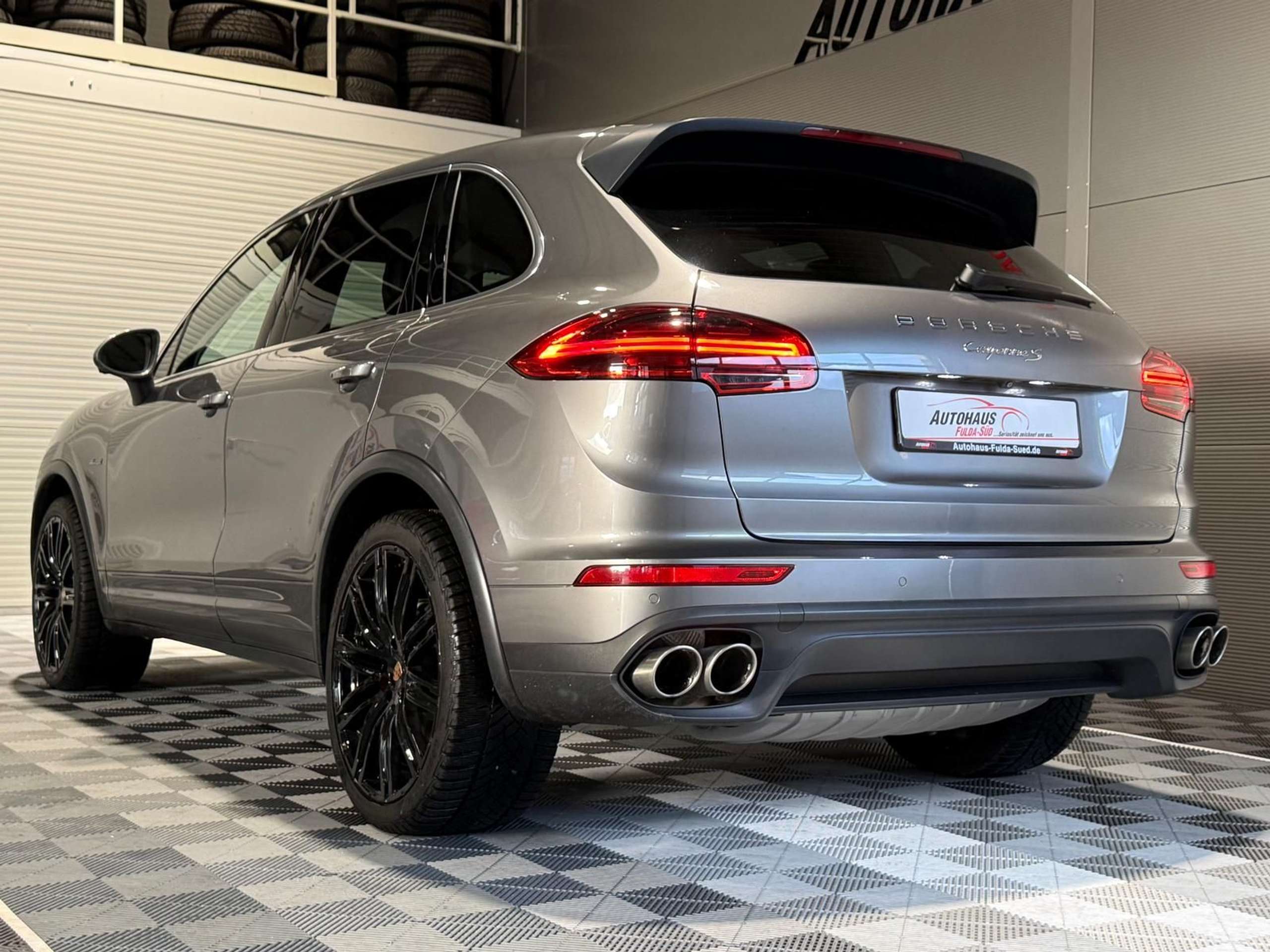 Porsche - Cayenne