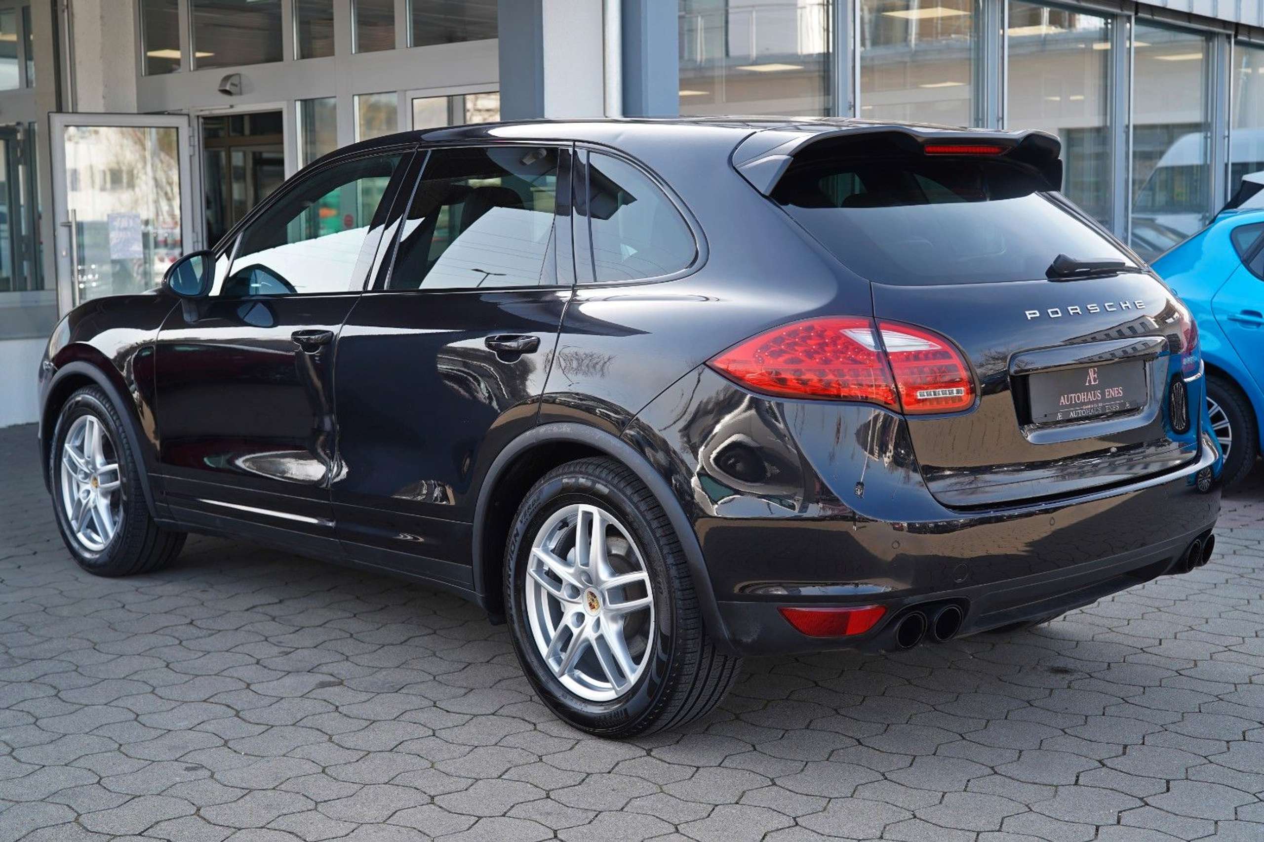 Porsche - Cayenne