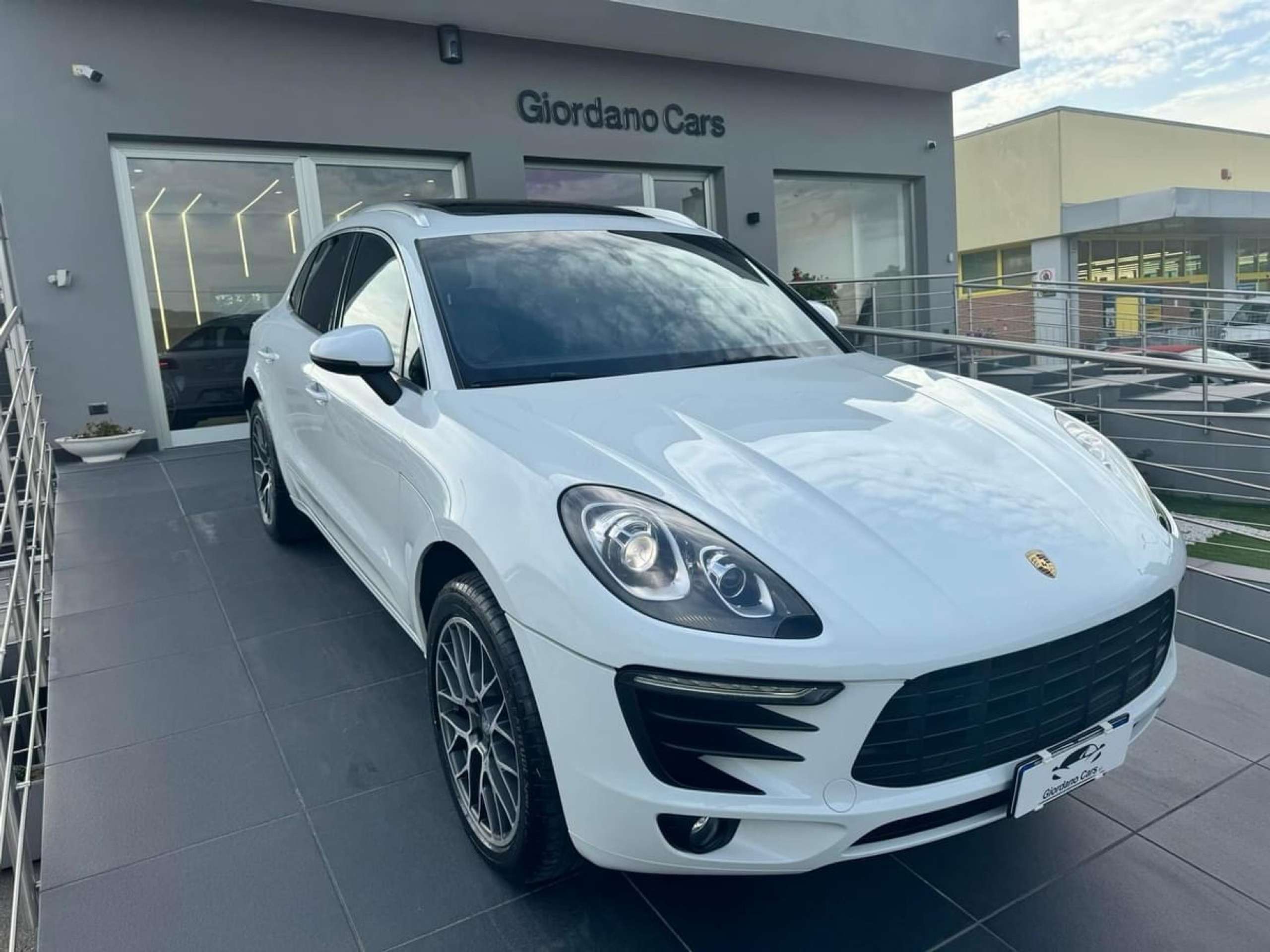 Porsche - Macan