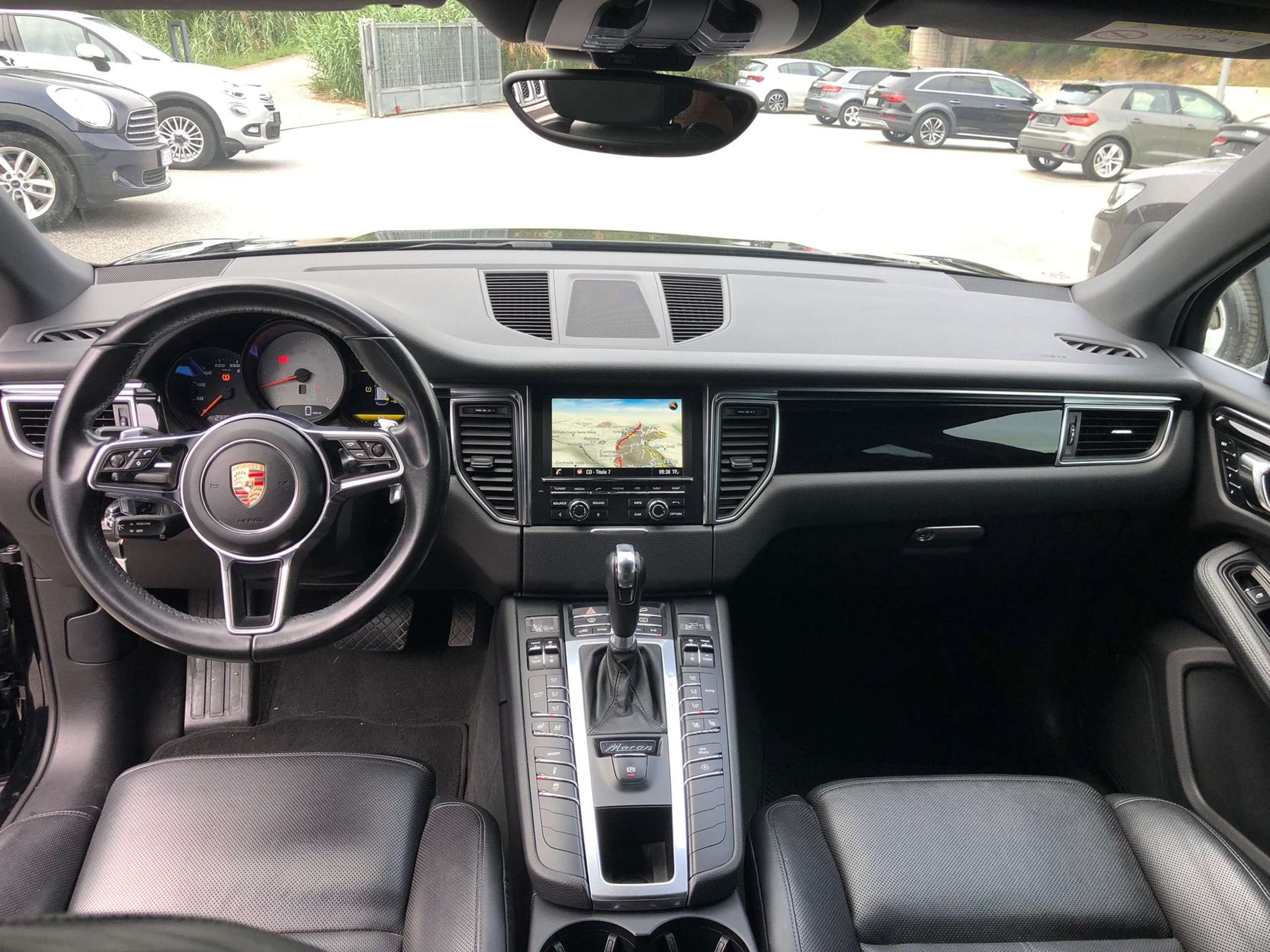 Porsche - Macan