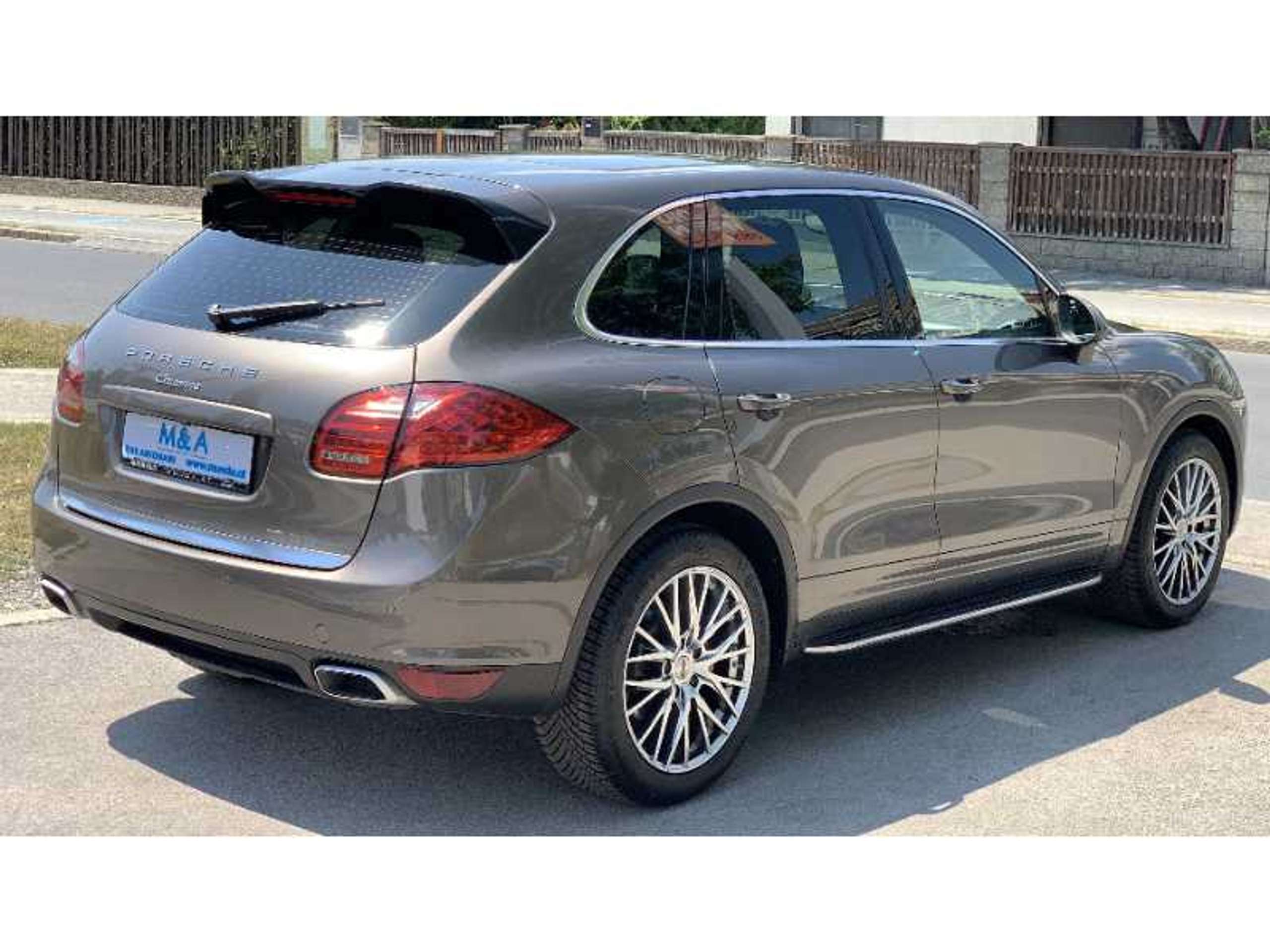 Porsche - Cayenne