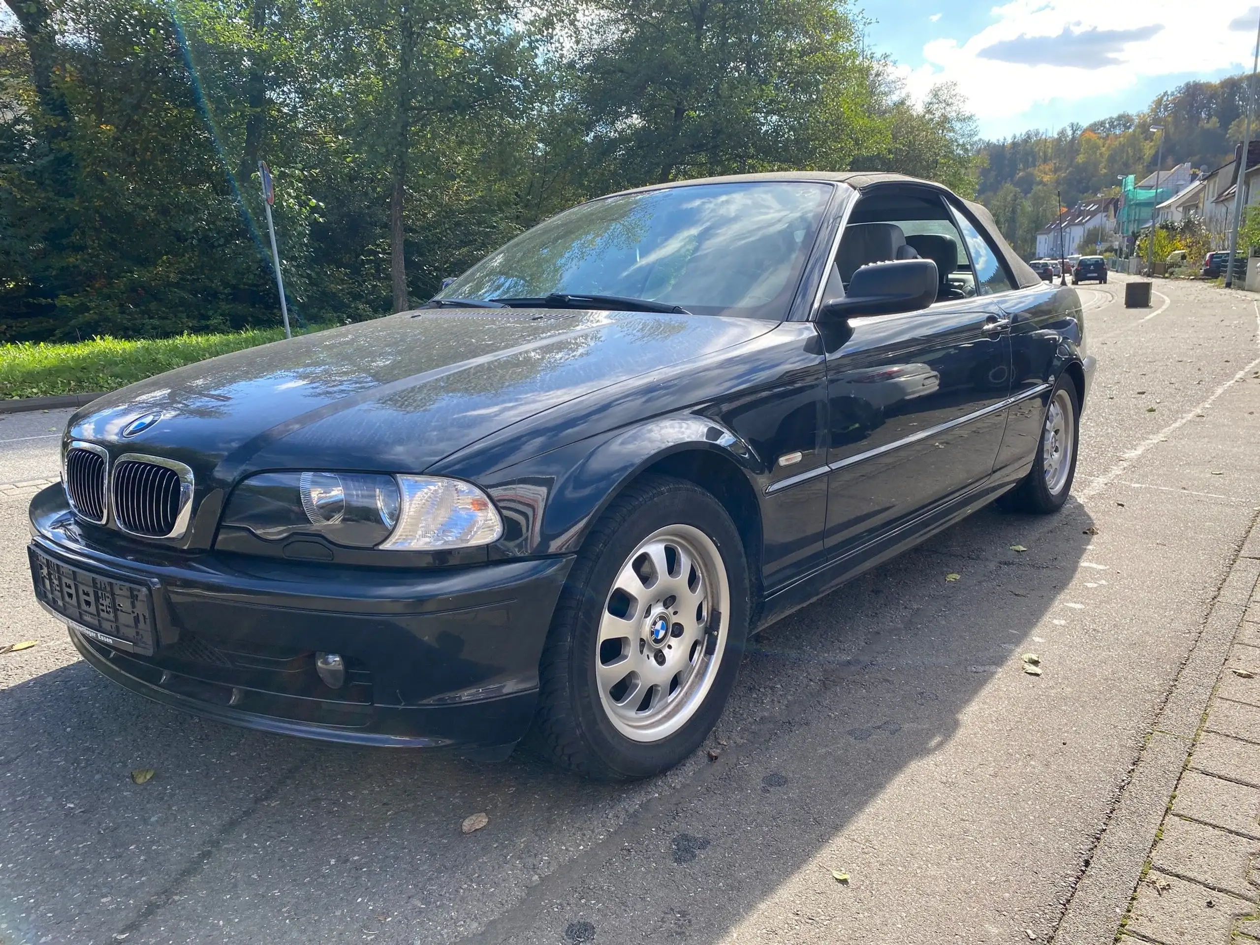 BMW - 323