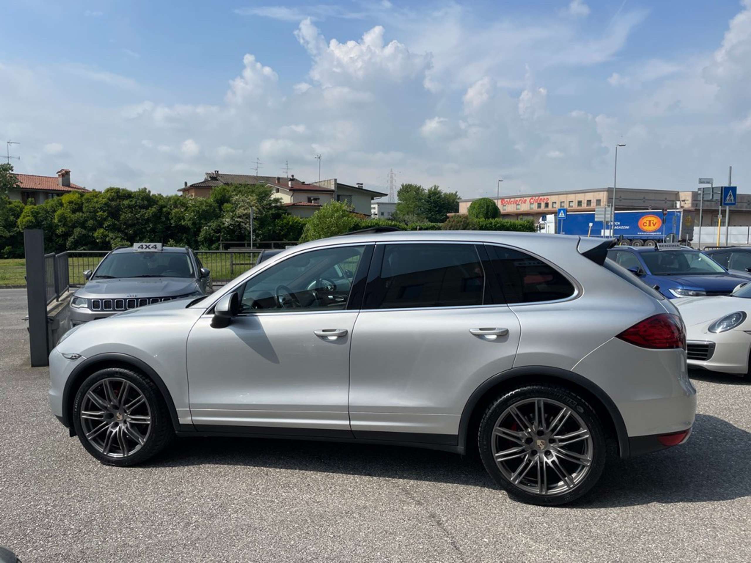 Porsche - Cayenne