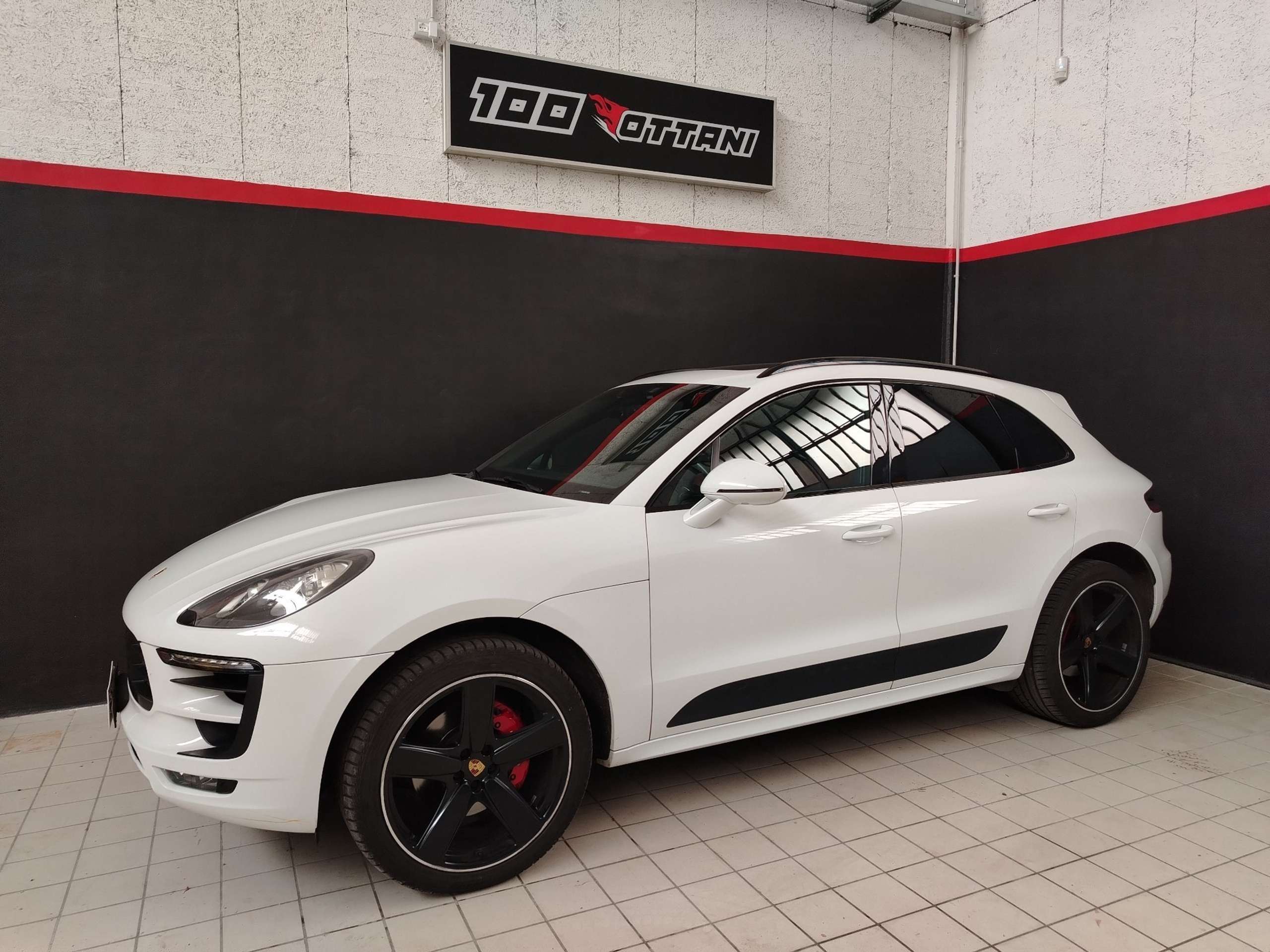 Porsche - Macan