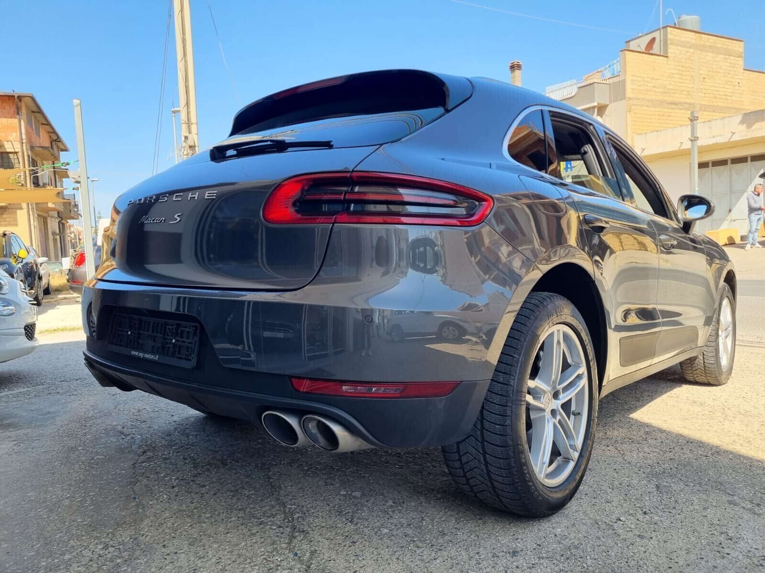 Porsche - Macan