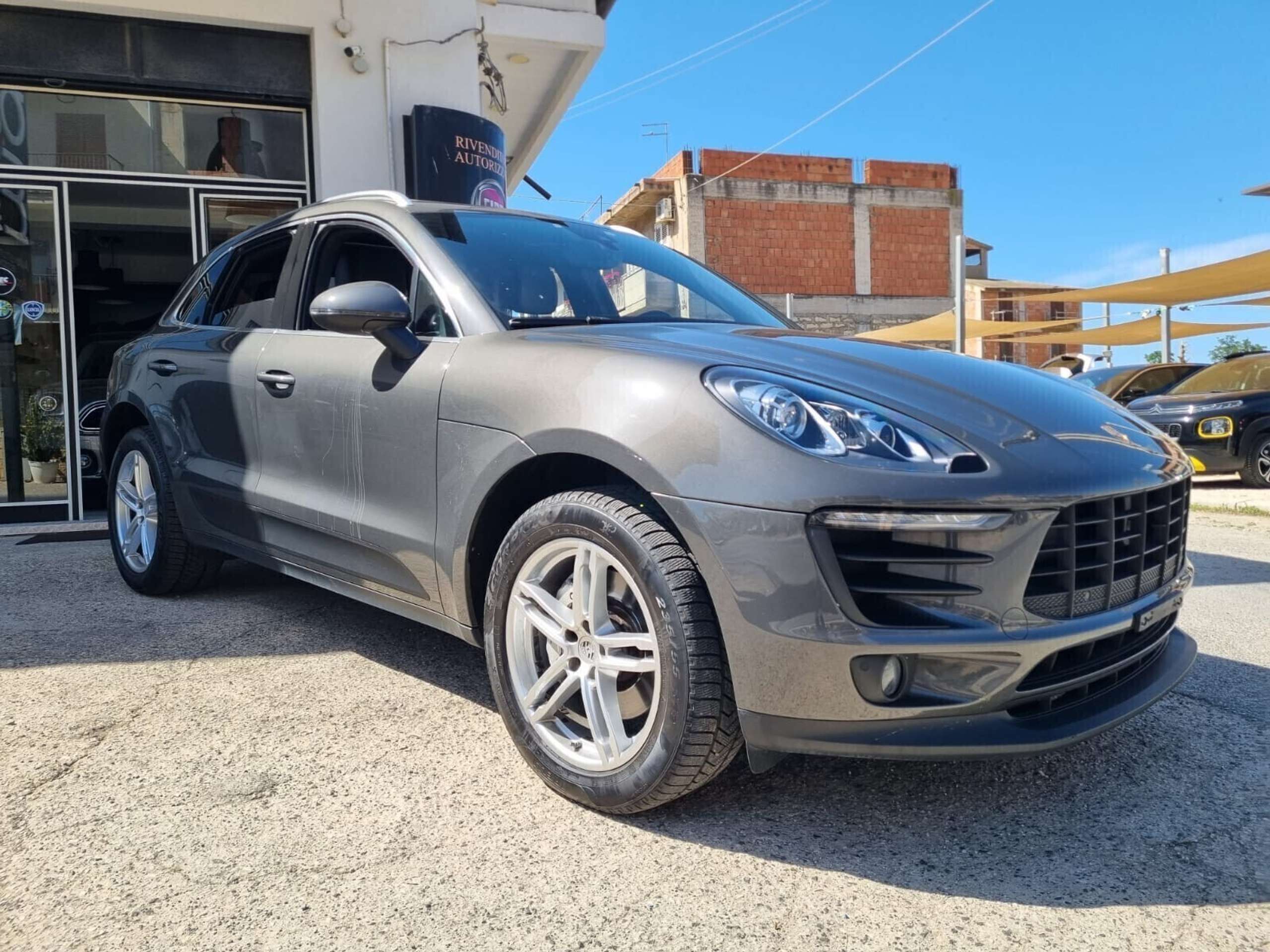 Porsche - Macan