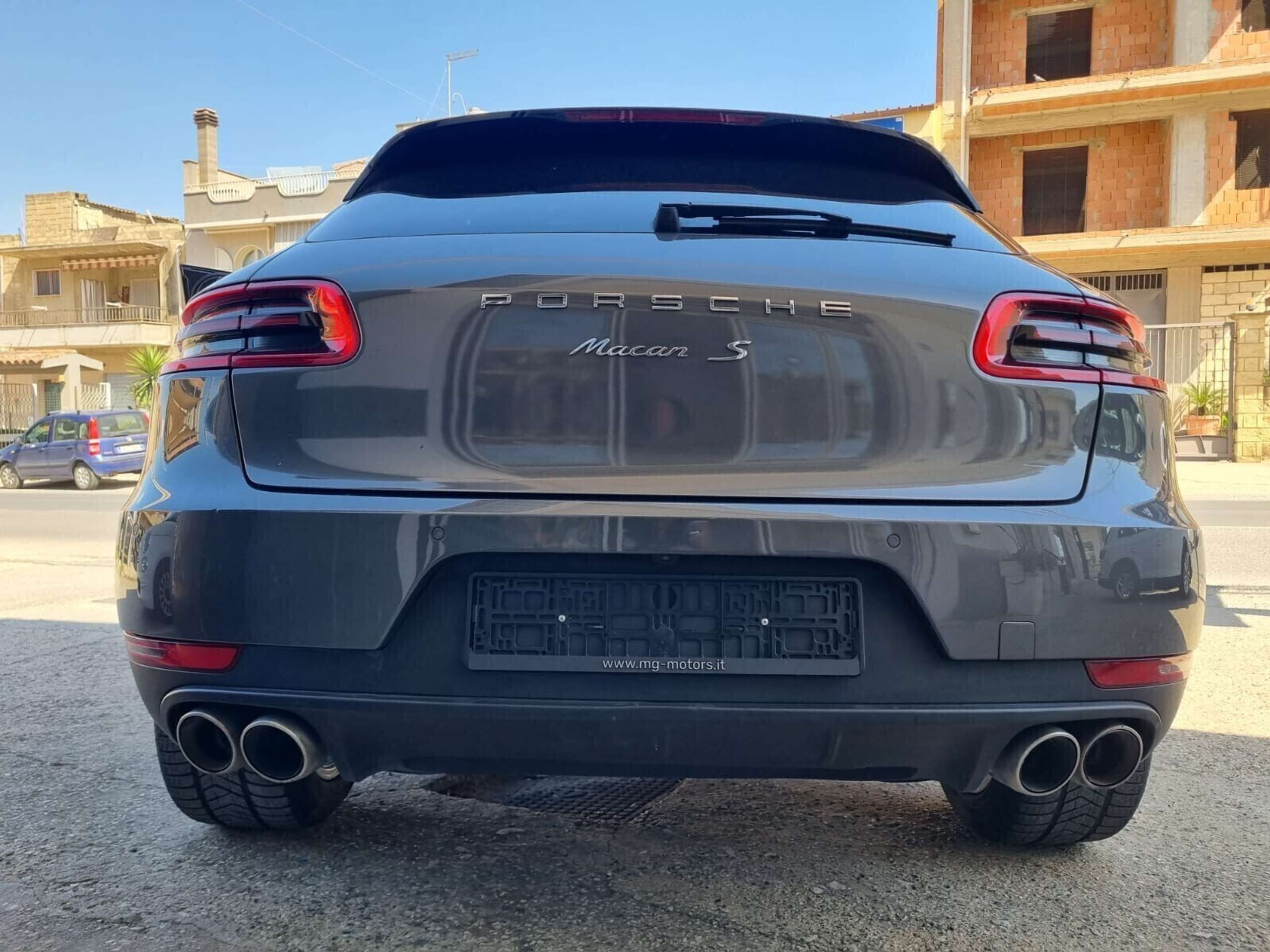 Porsche - Macan