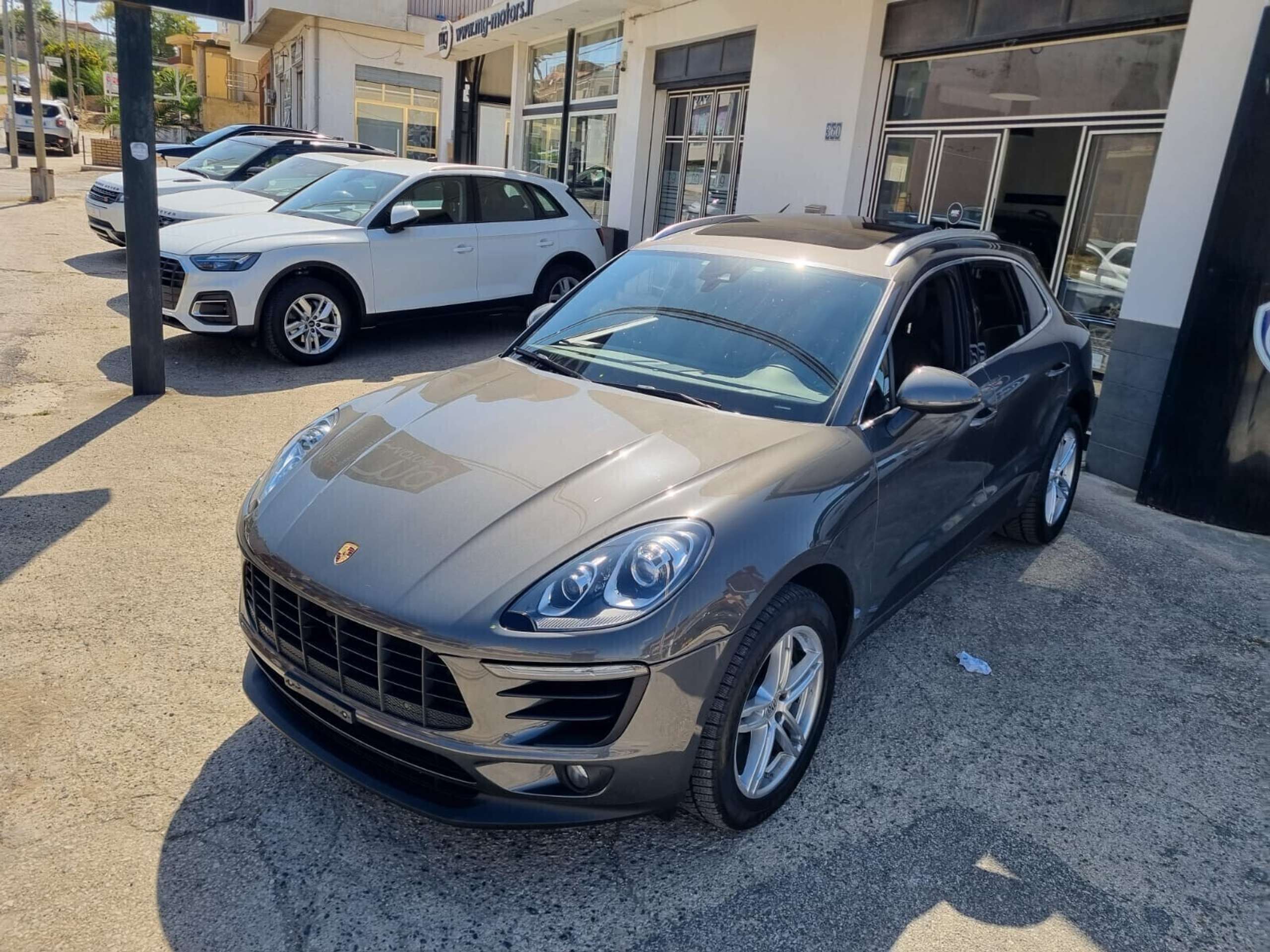 Porsche - Macan