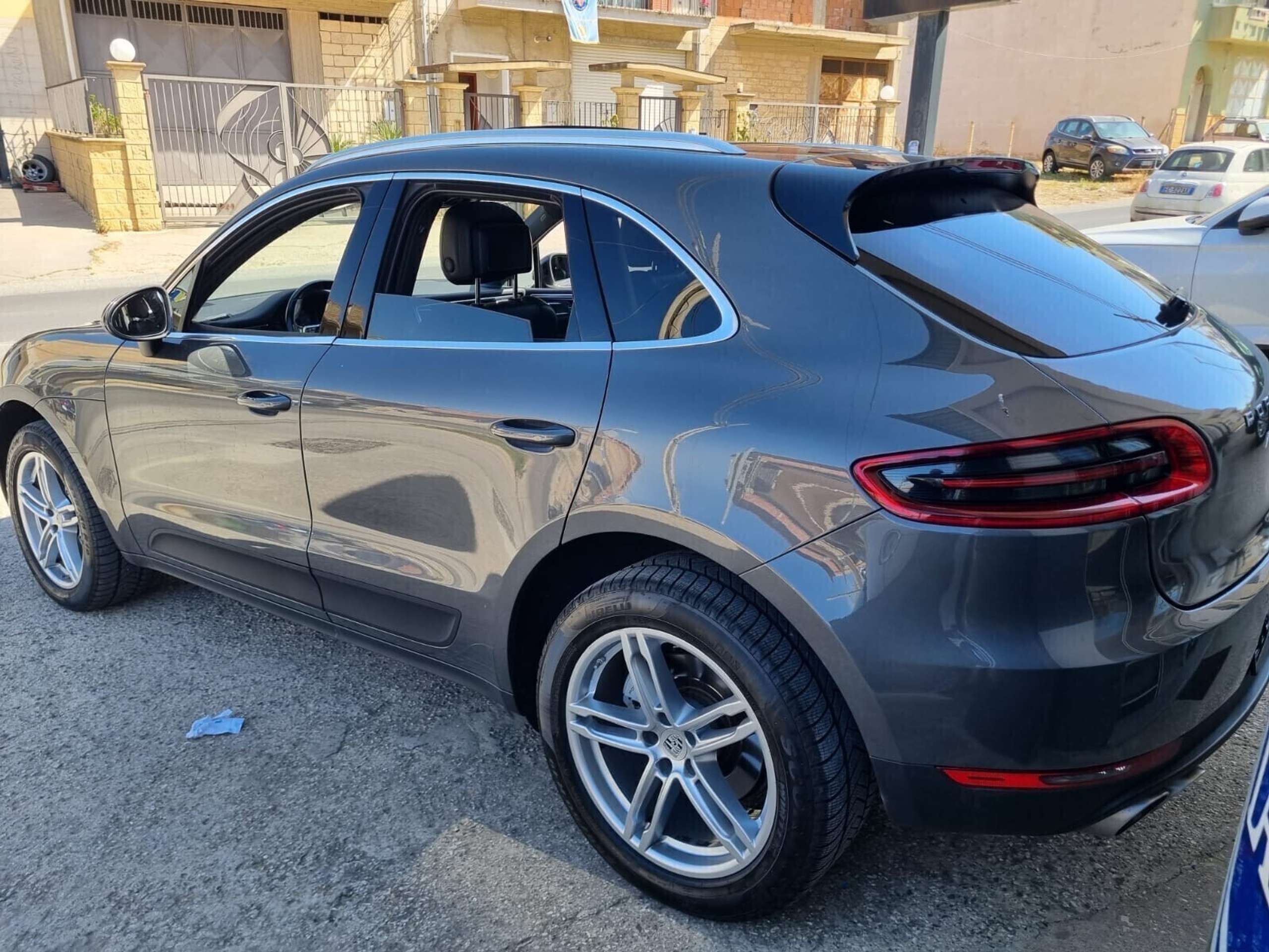 Porsche - Macan