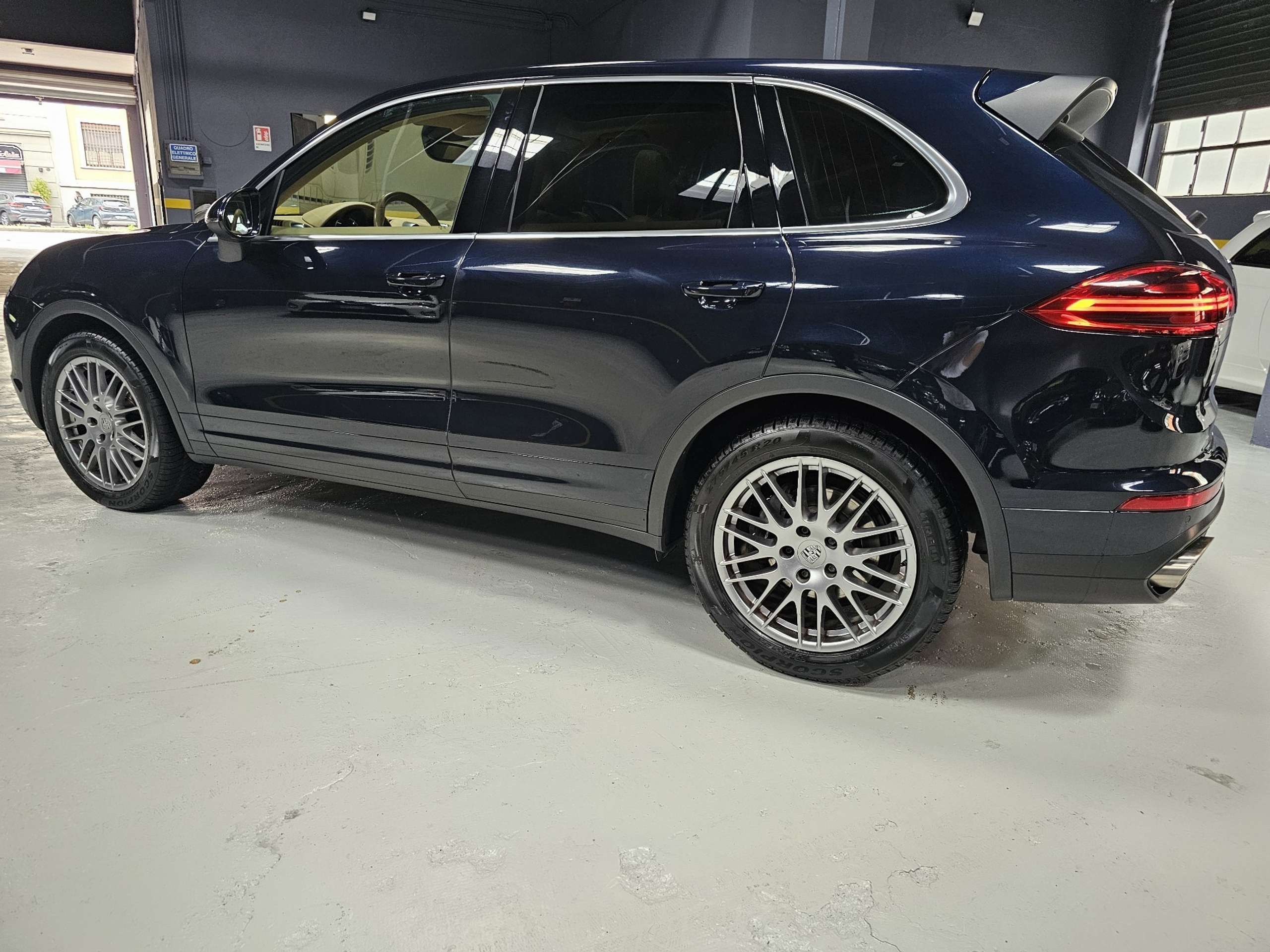 Porsche - Cayenne