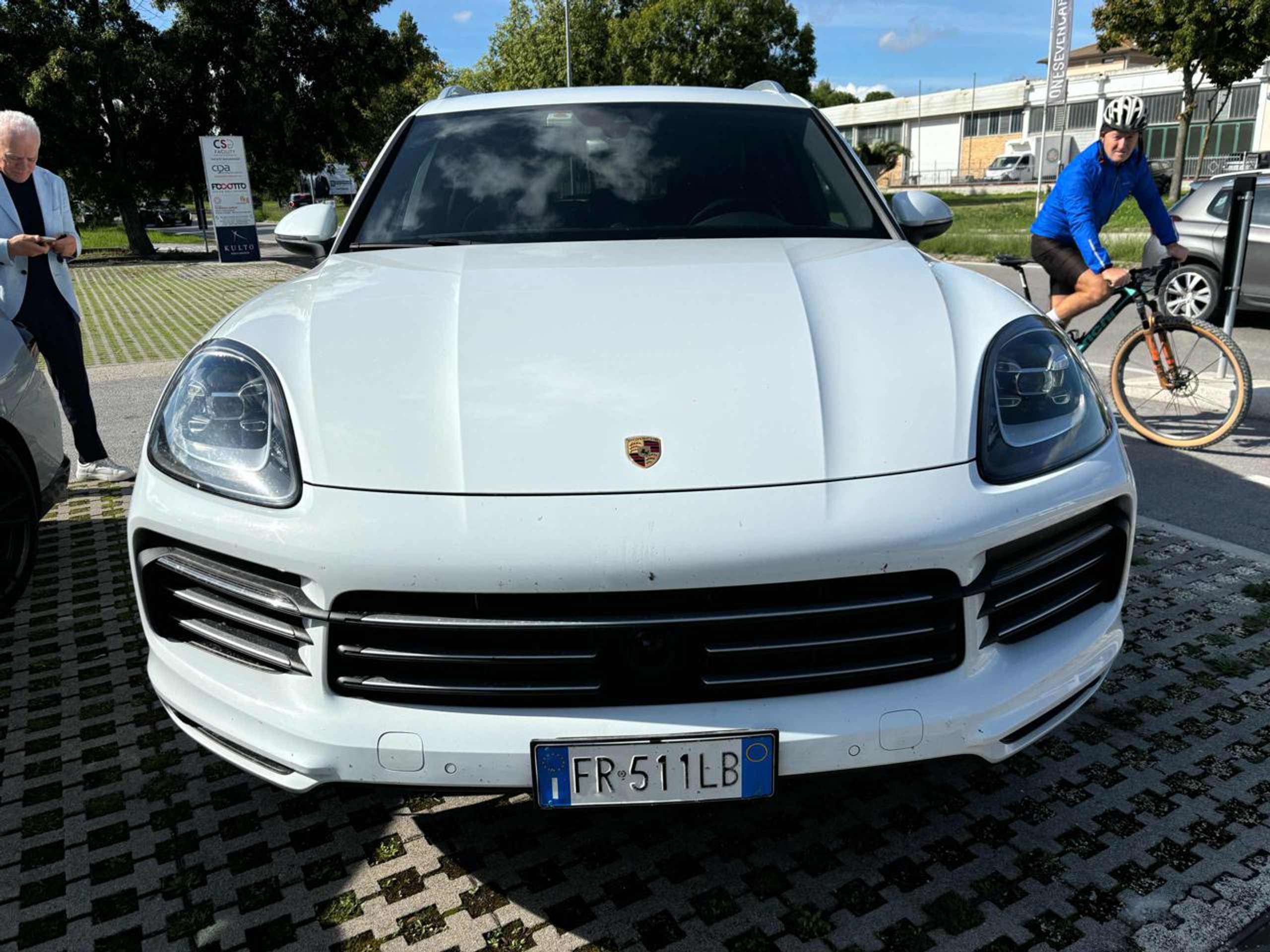 Porsche - Cayenne