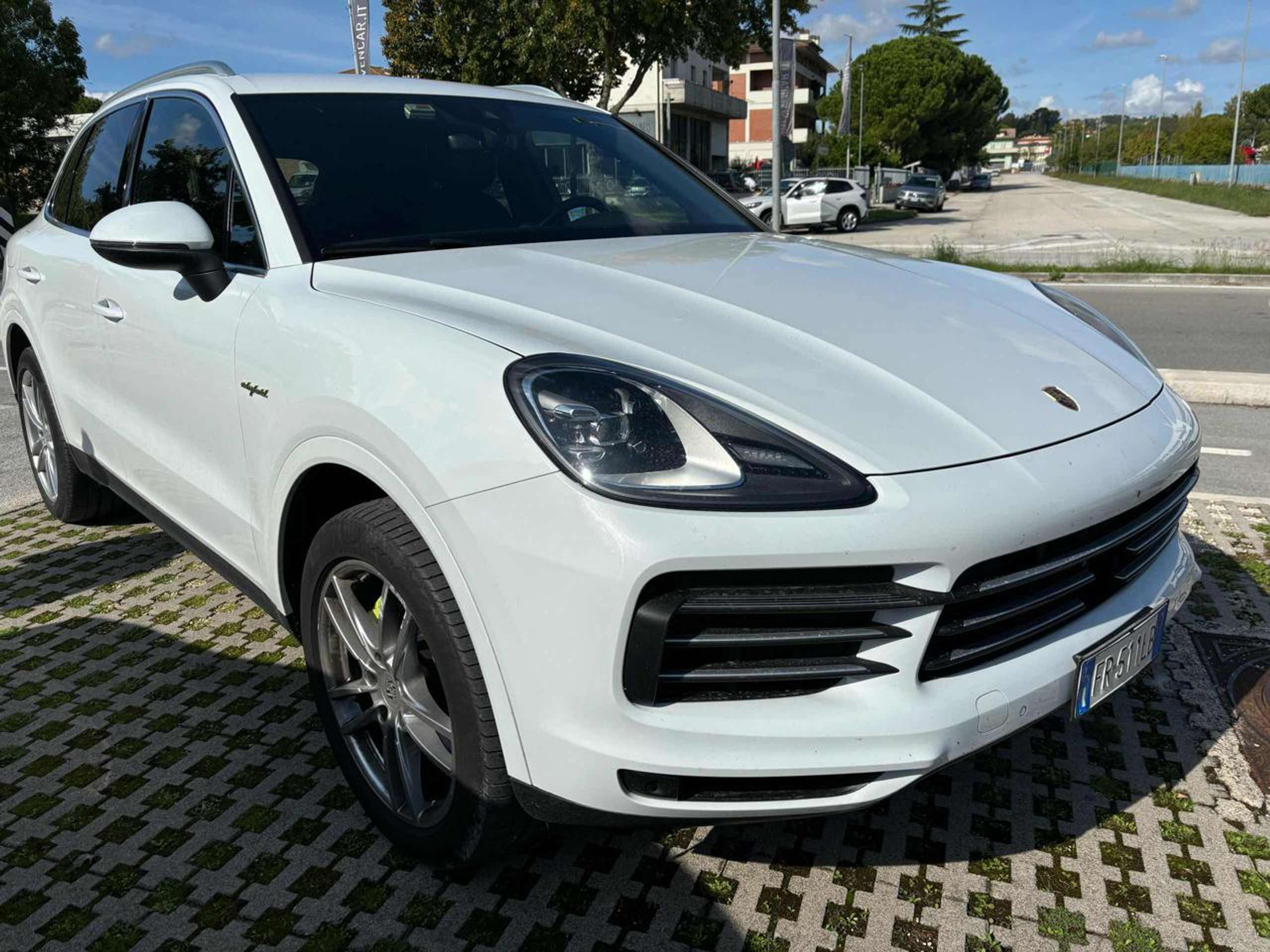 Porsche - Cayenne