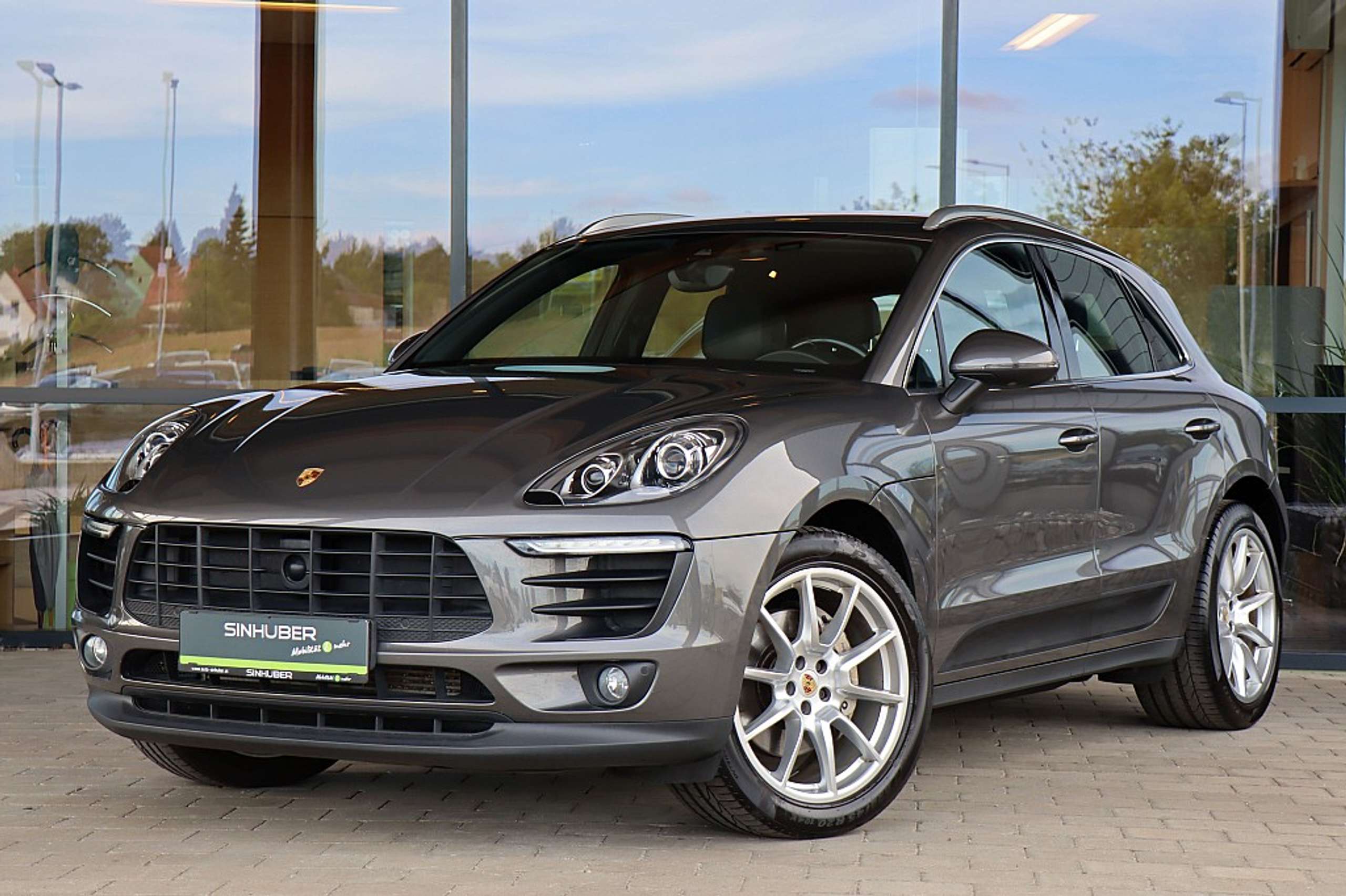 Porsche - Macan