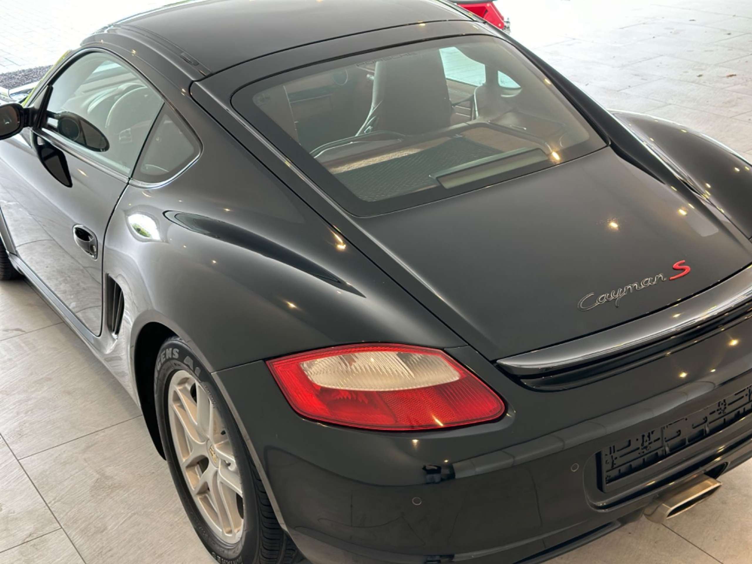 Porsche - Cayman