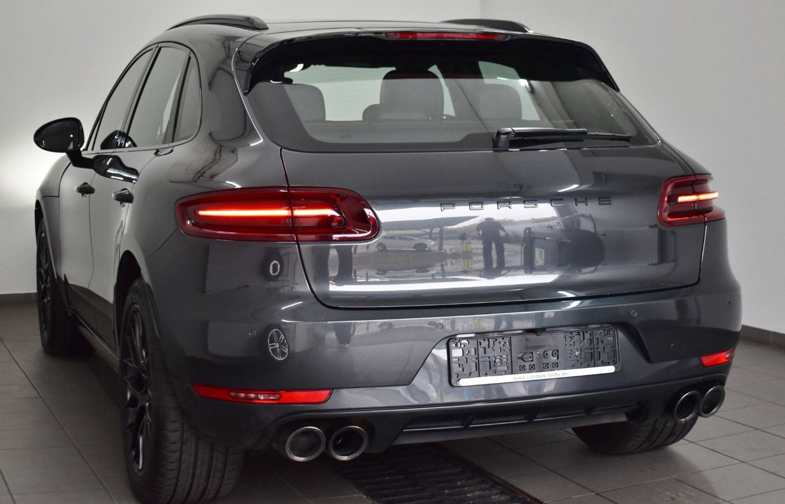 Porsche - Macan