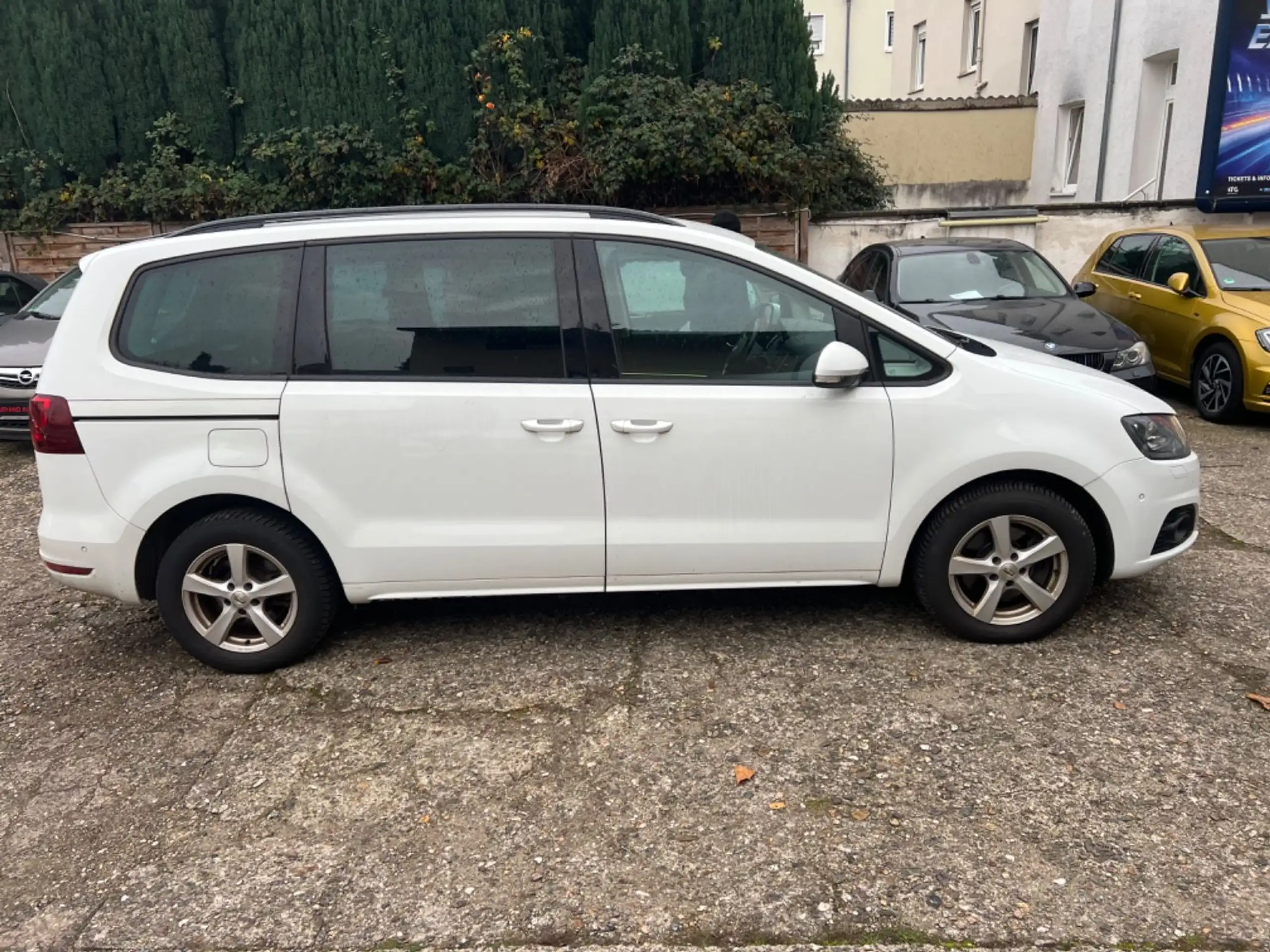 SEAT - Alhambra