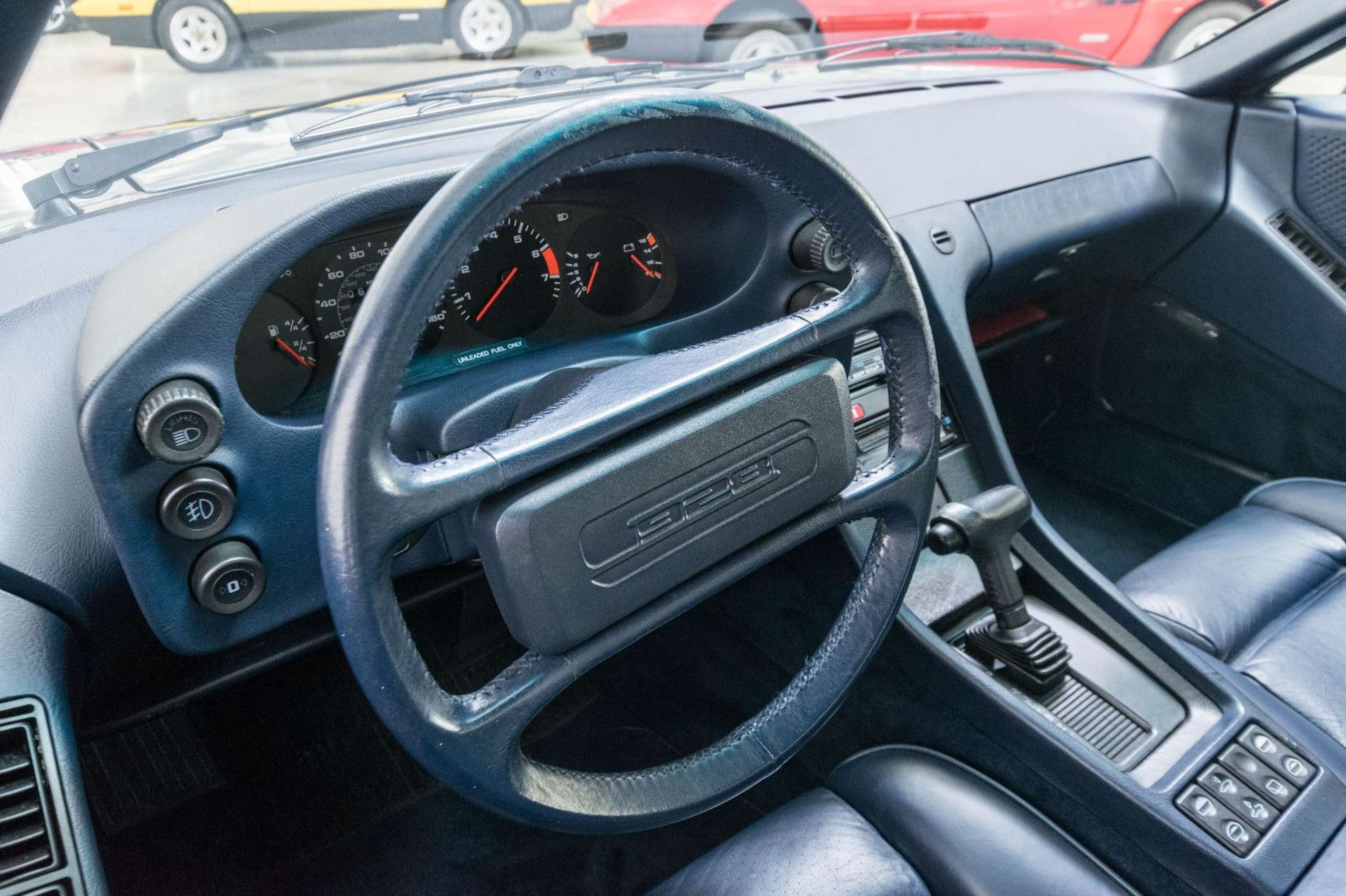 Porsche - 928