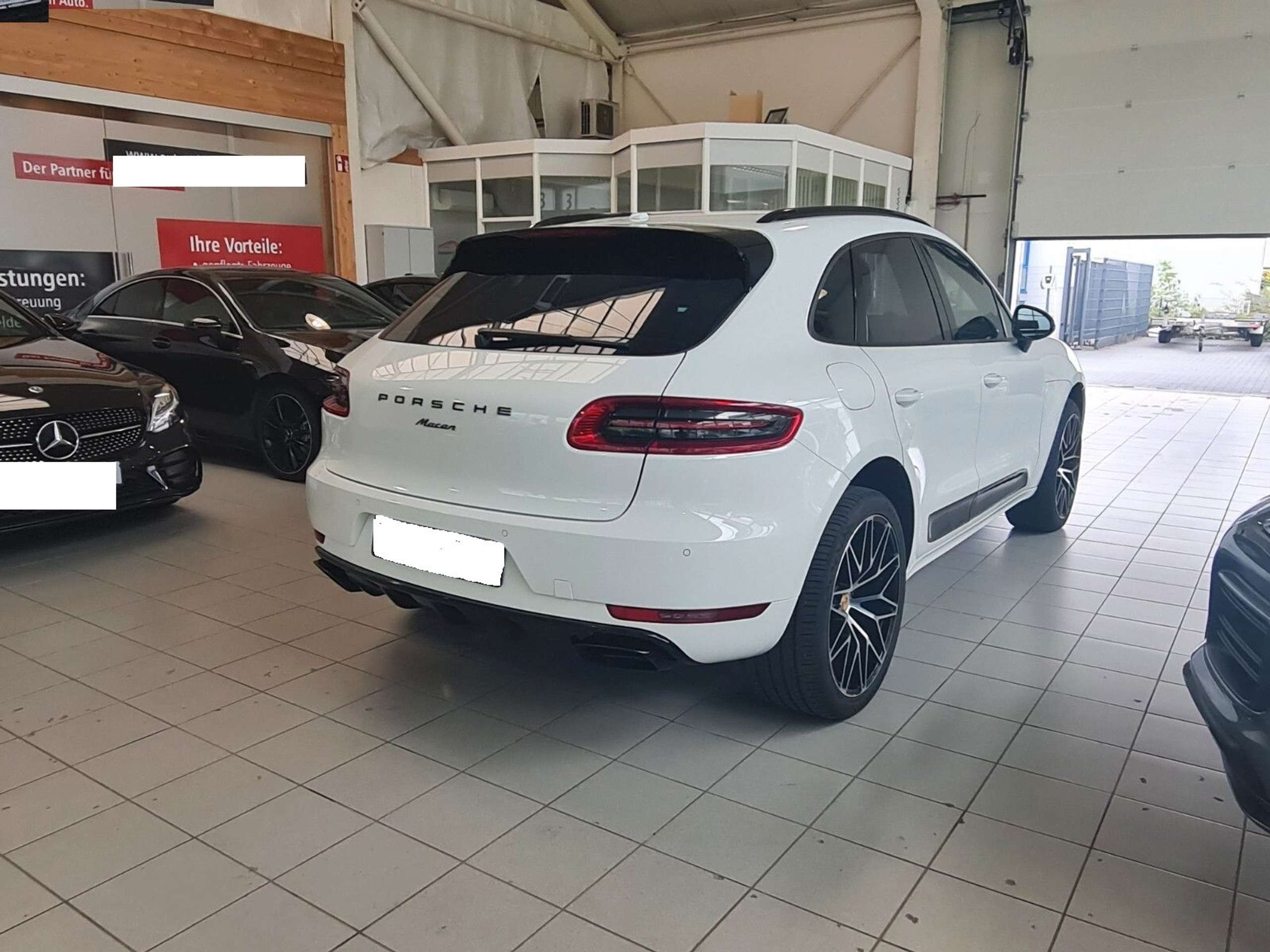 Porsche - Macan