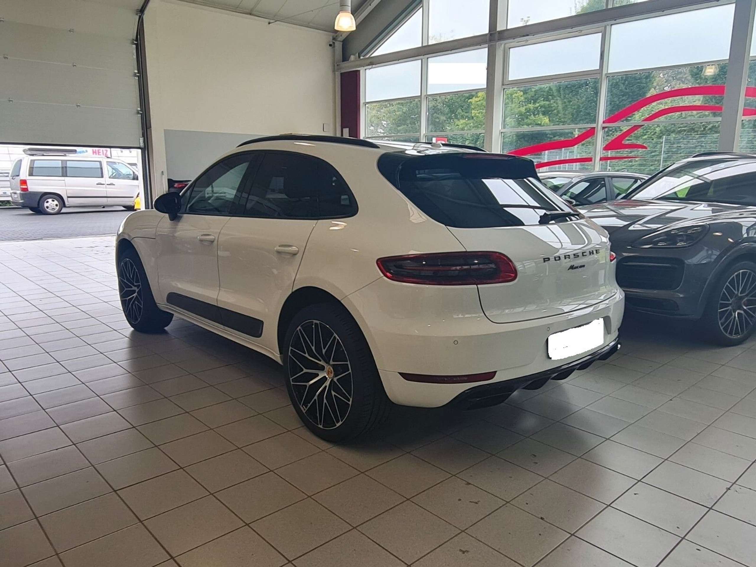 Porsche - Macan