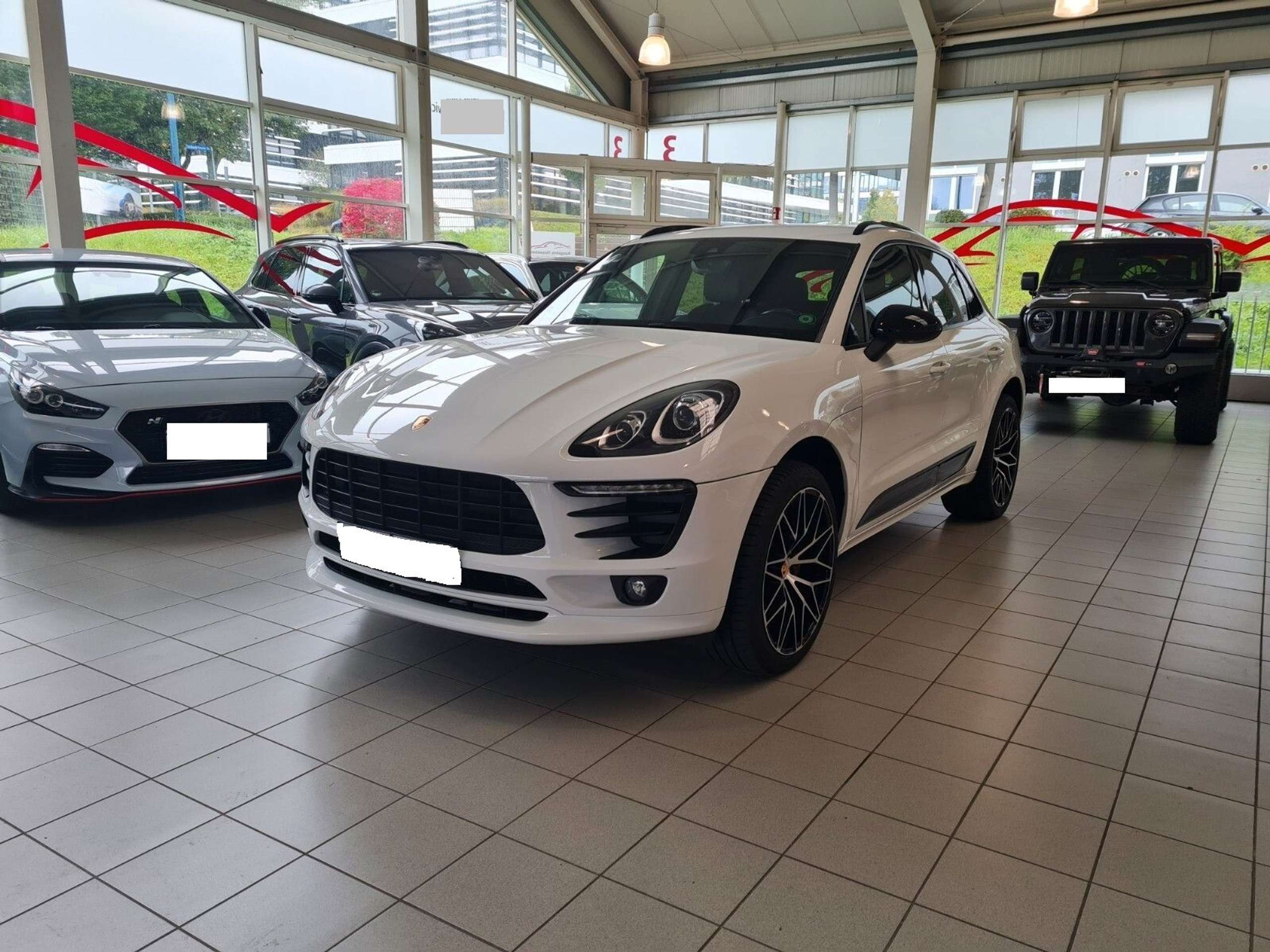 Porsche - Macan